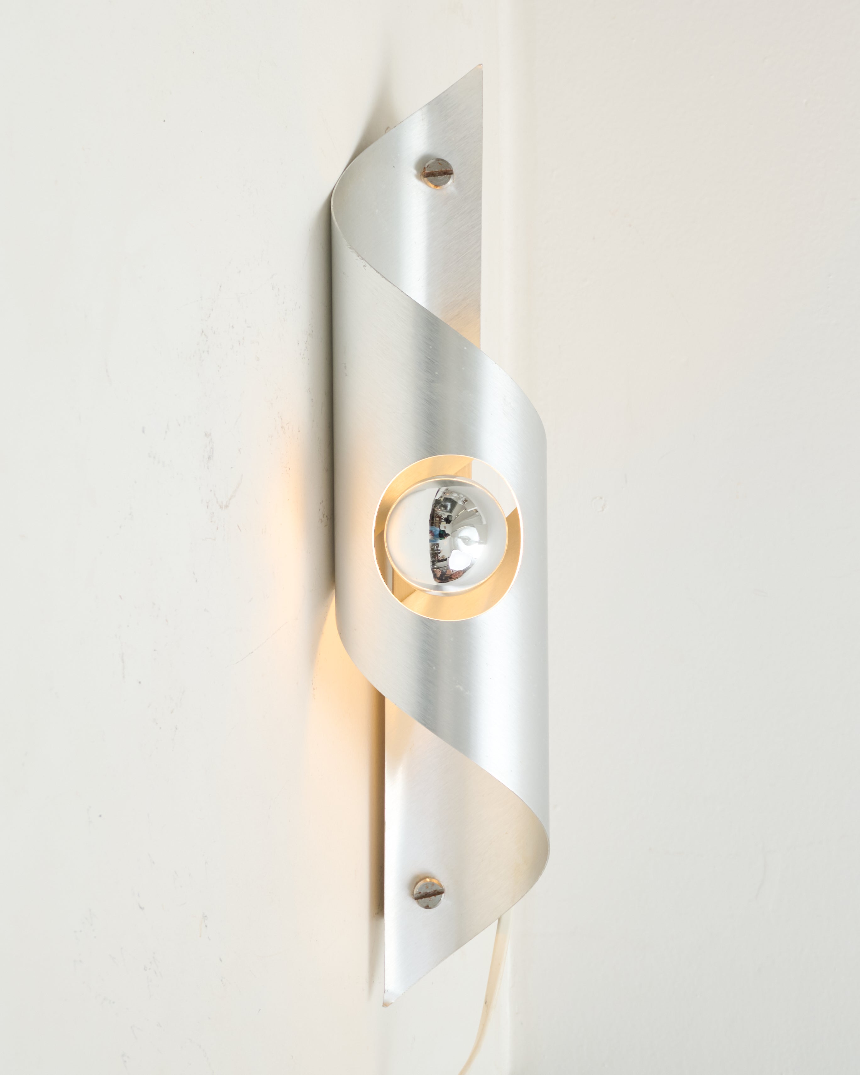 Applique cylindrique Space age, aluminium brossé, 1970-1980