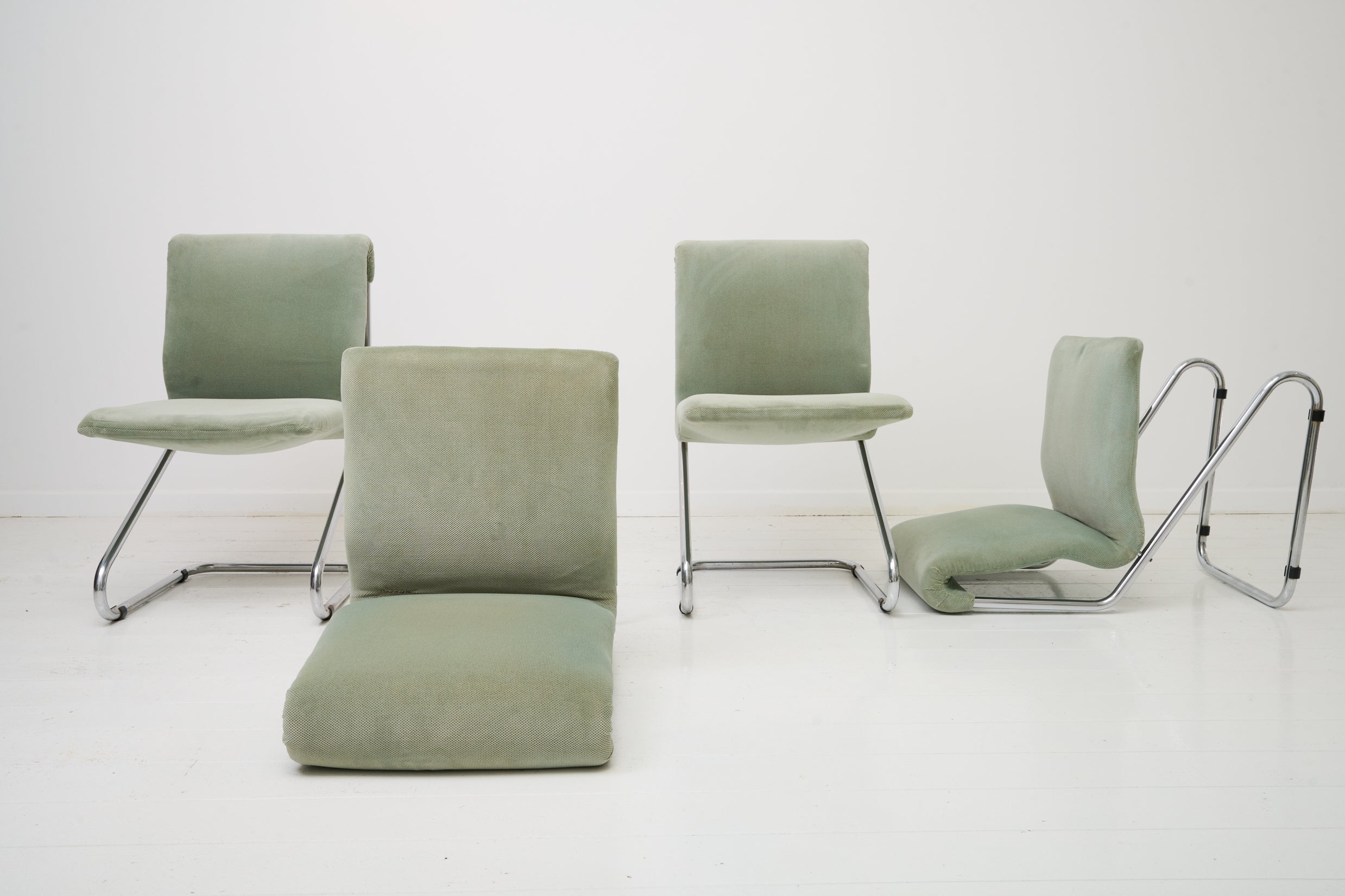 Chaises tubulaires (4), 1970