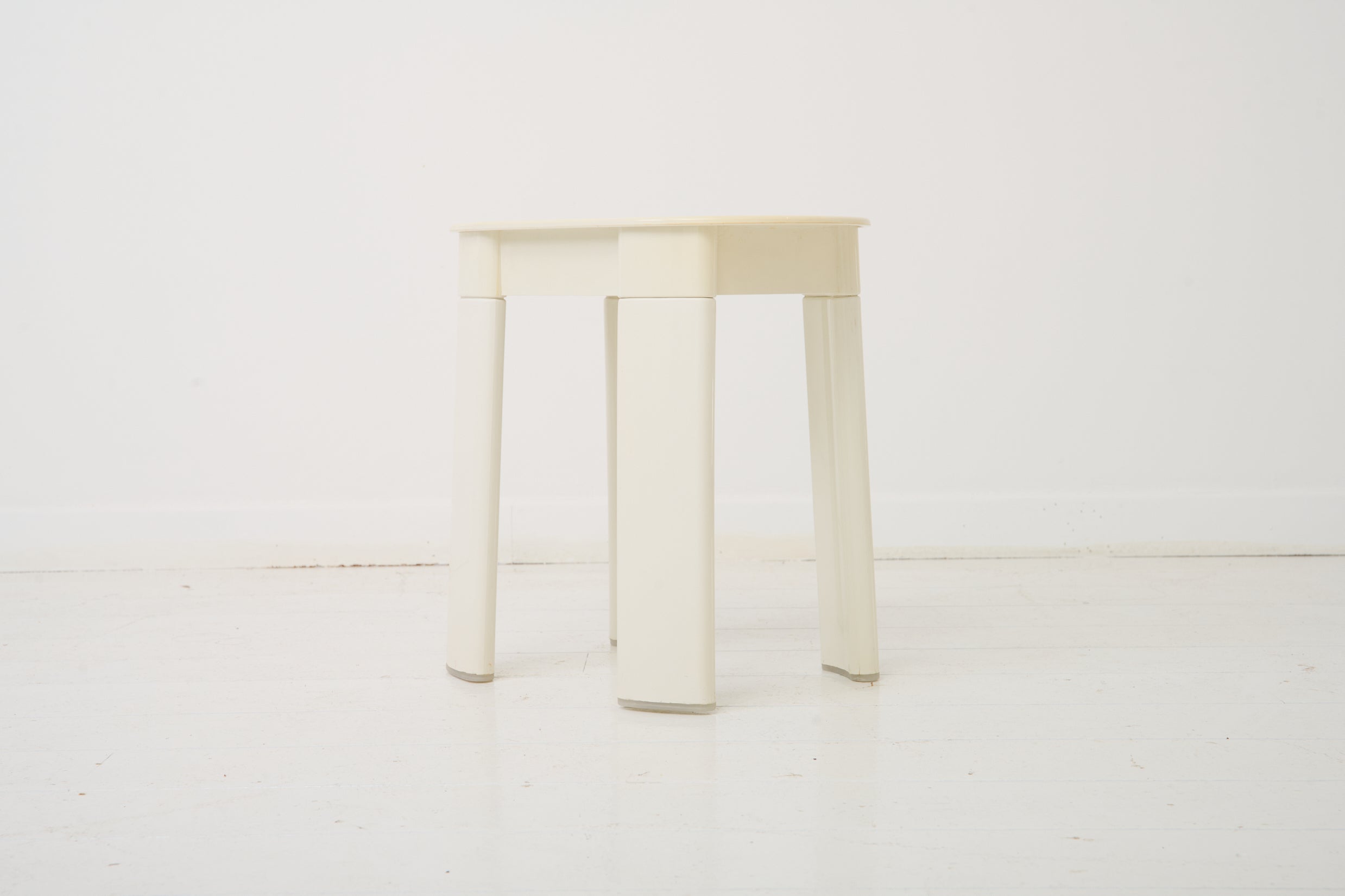 Tabouret blanc, Olaf Von Bohr, Gedy, 1970