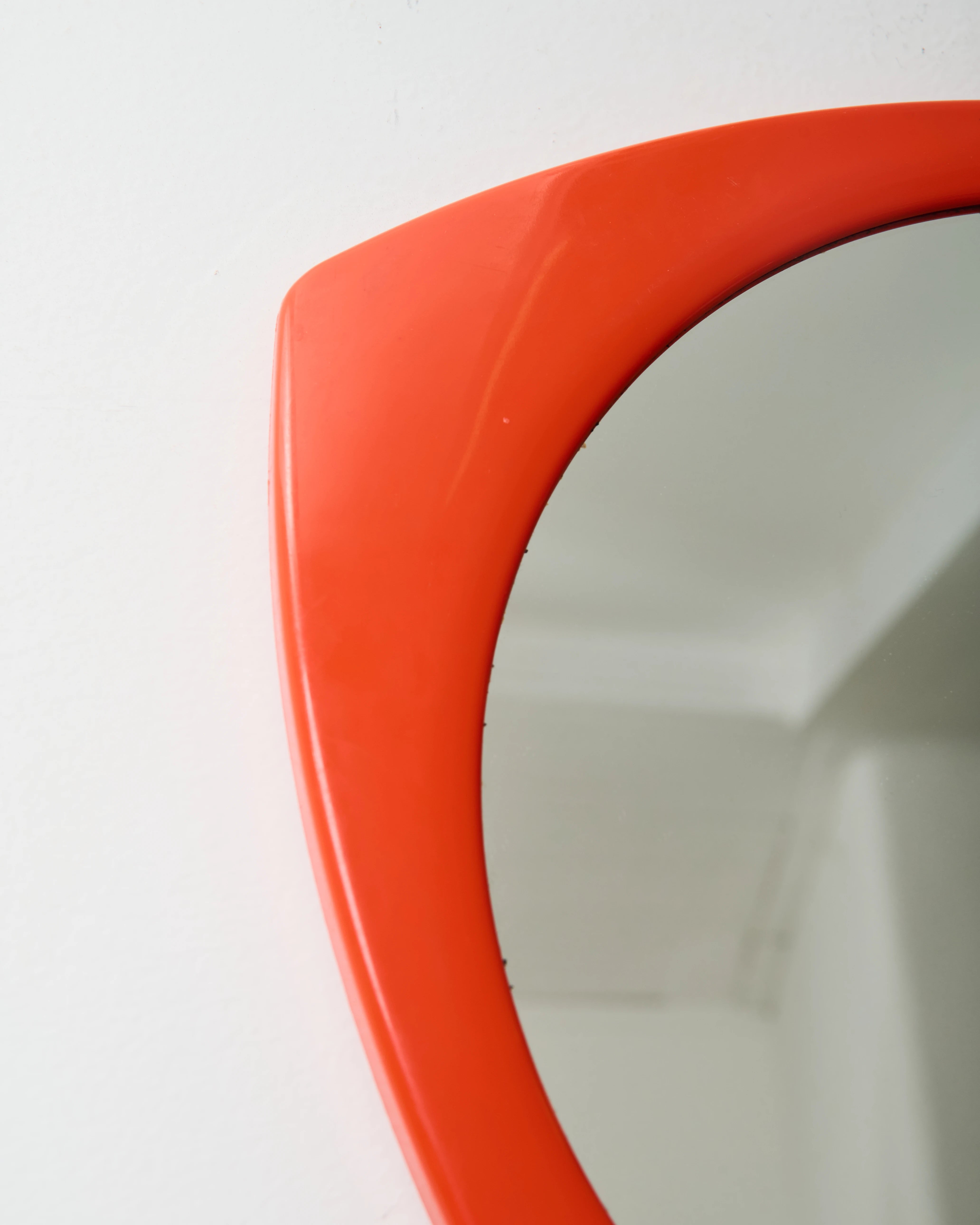 Miroir Pola orange, forme libre, 1970-1980