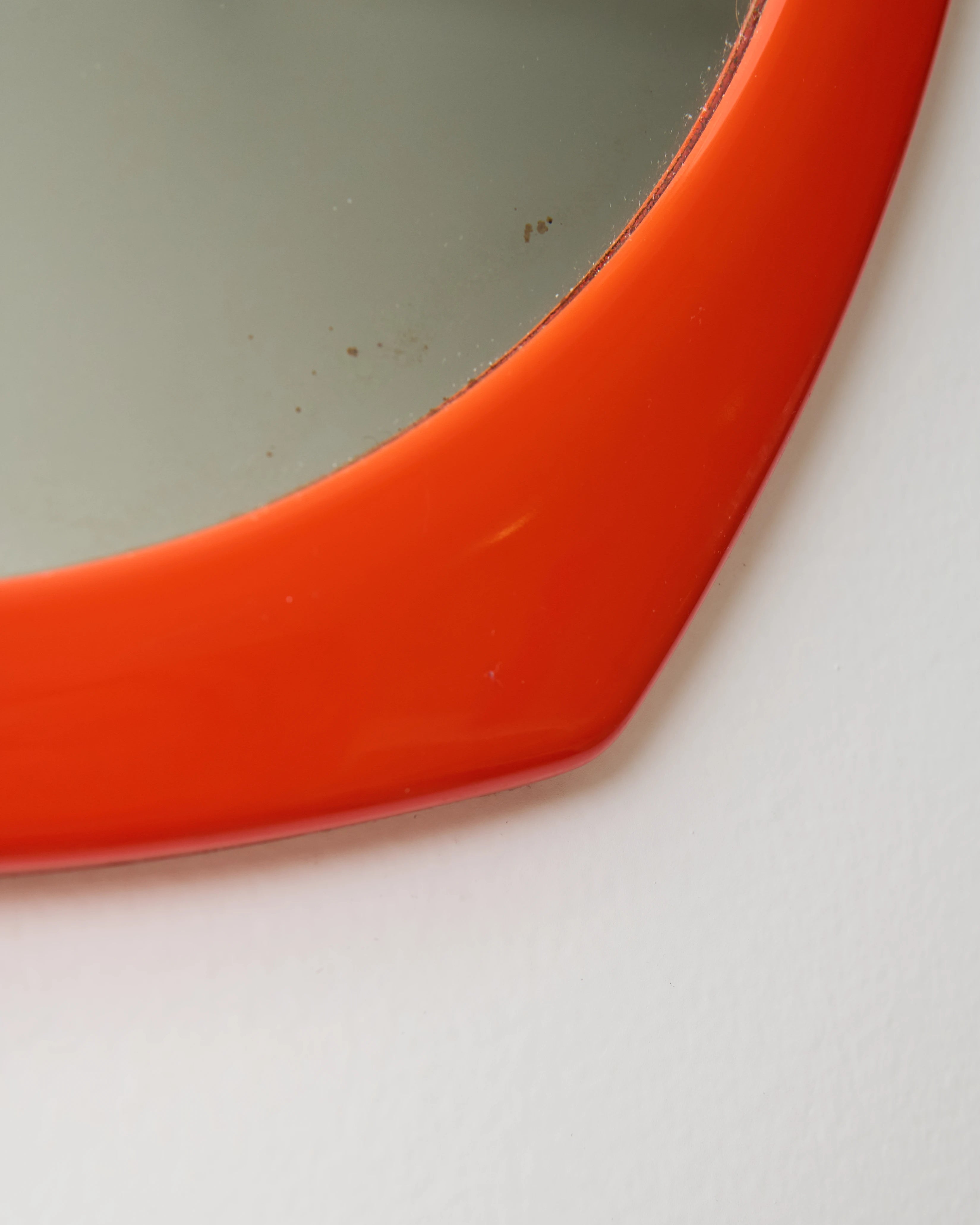 Miroir Pola orange, forme libre, 1970-1980