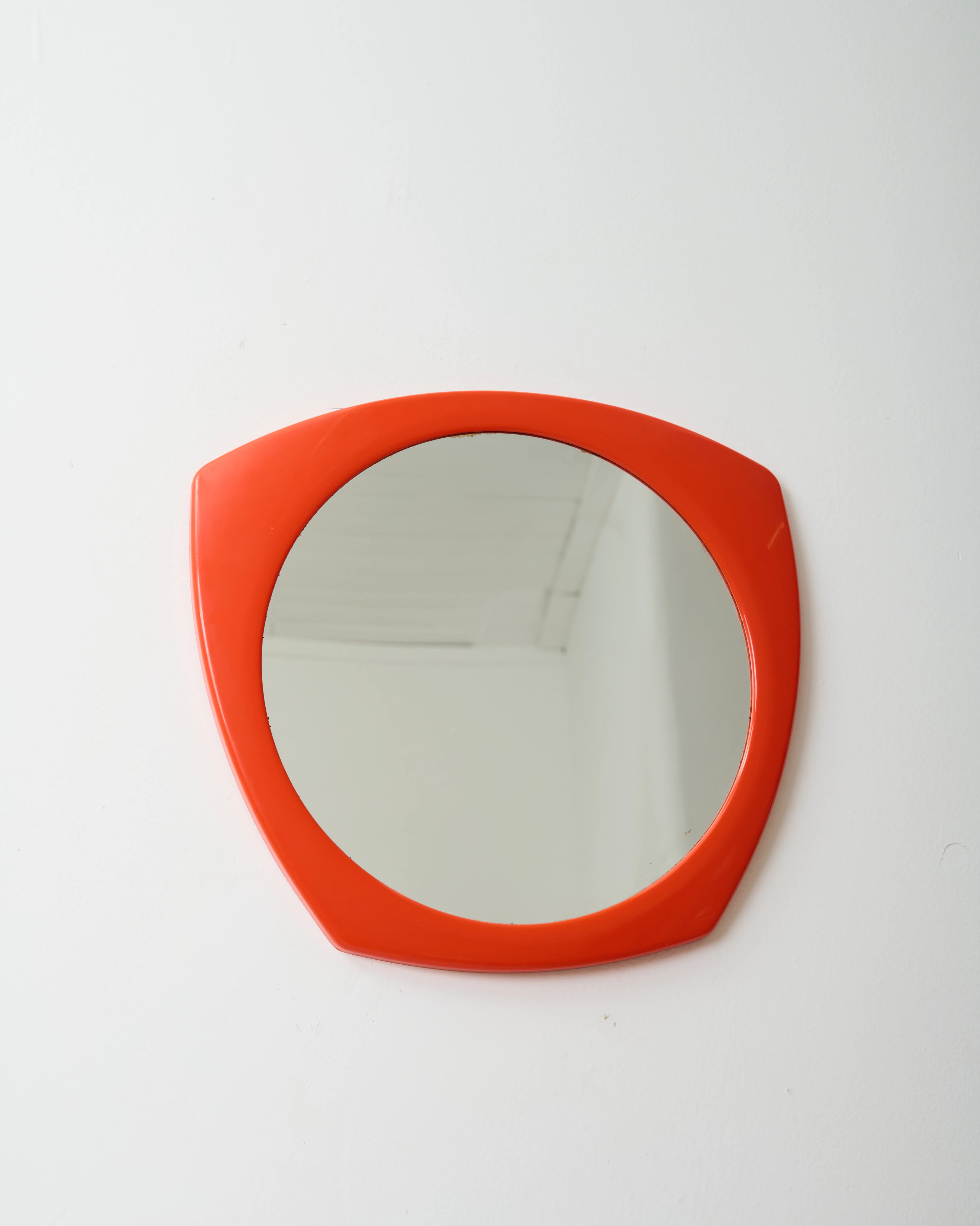 Miroir Pola orange, forme libre, 1970-1980