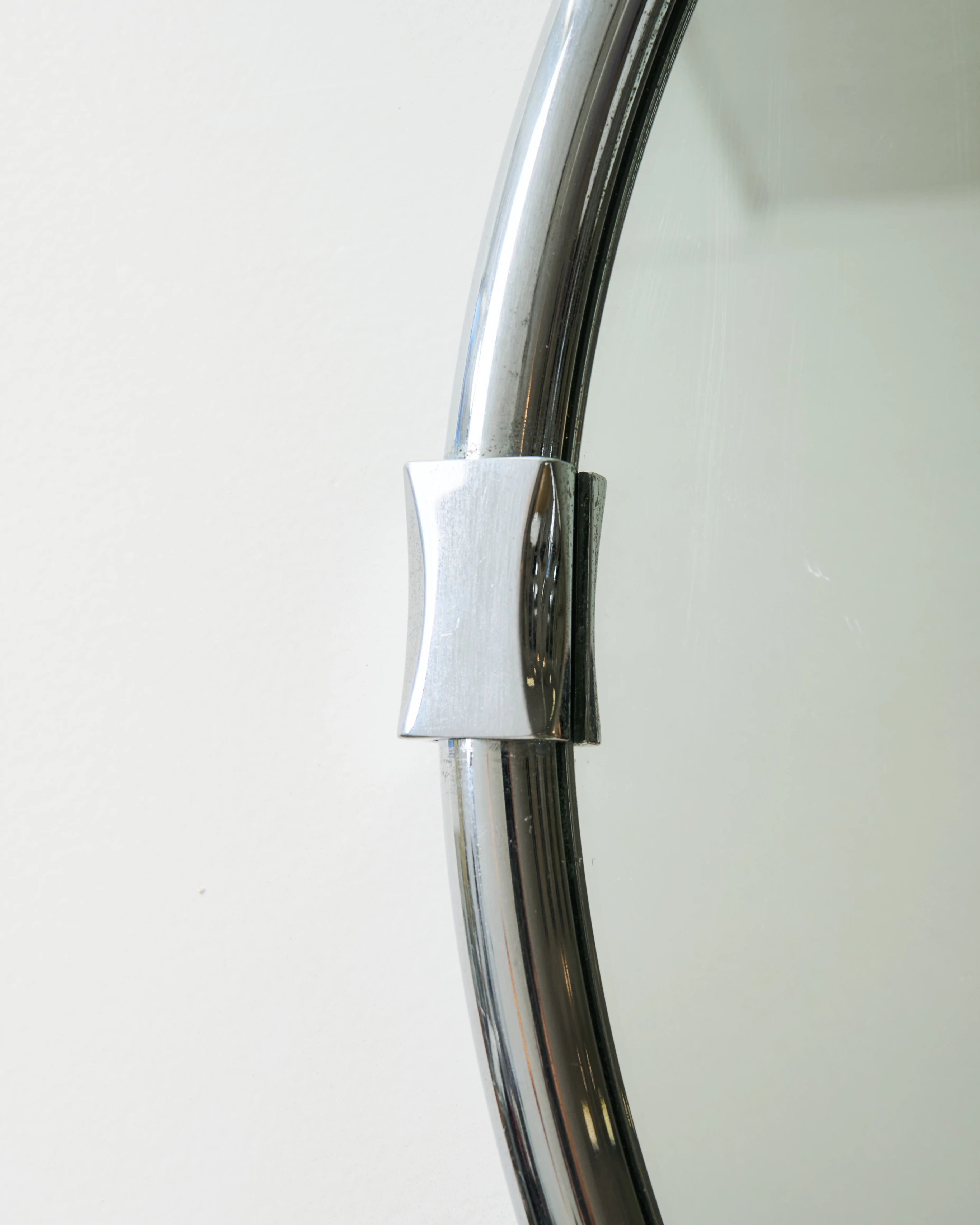 Miroir rond tubulaire en chrome, 1960-1970s