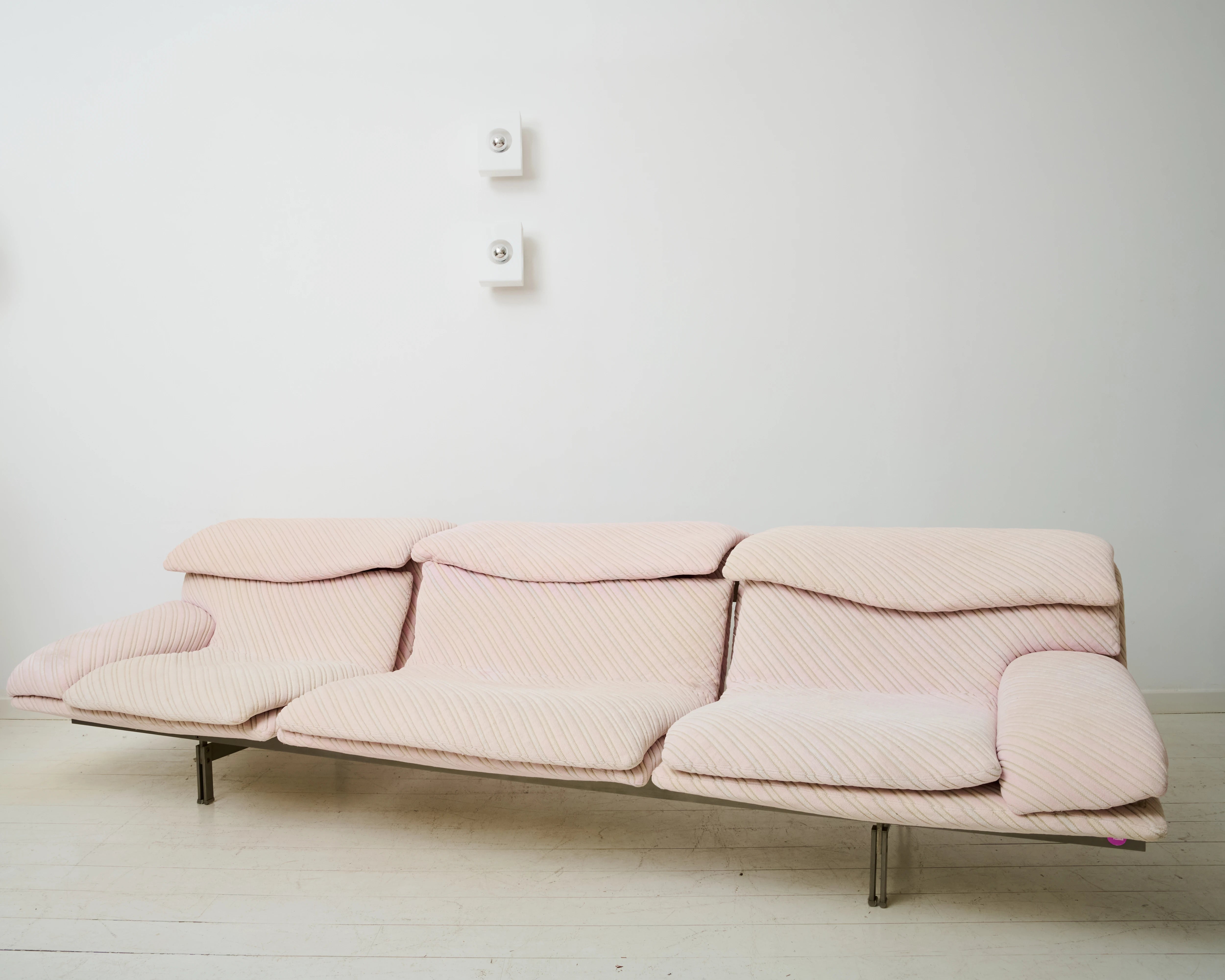 “Wave” fireside chair, Giovanni Offredi, Saporiti, 1970s