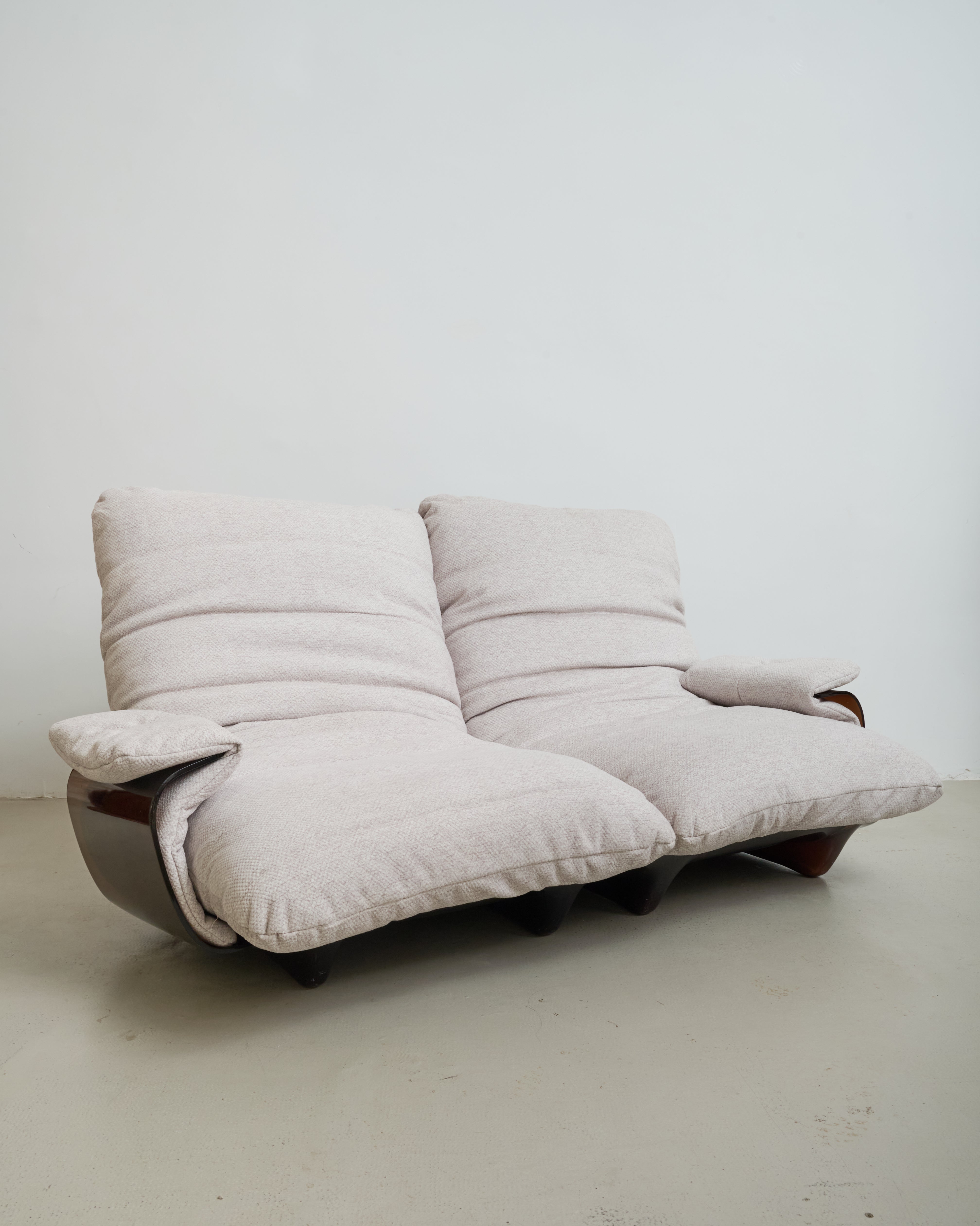 “Wave” fireside chair, Giovanni Offredi, Saporiti, 1970s