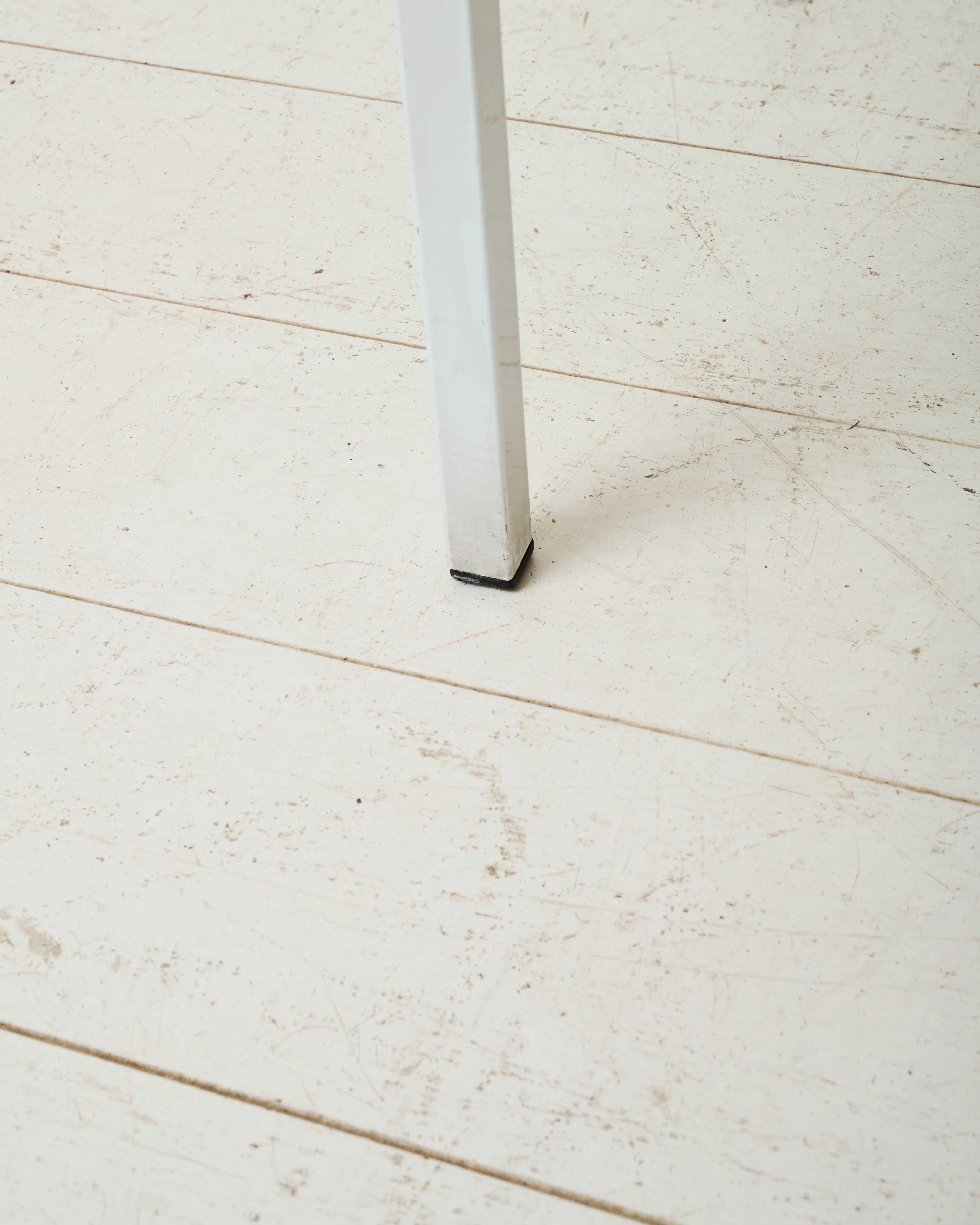 Pair of post-modern chairs, Artelano, 1980s