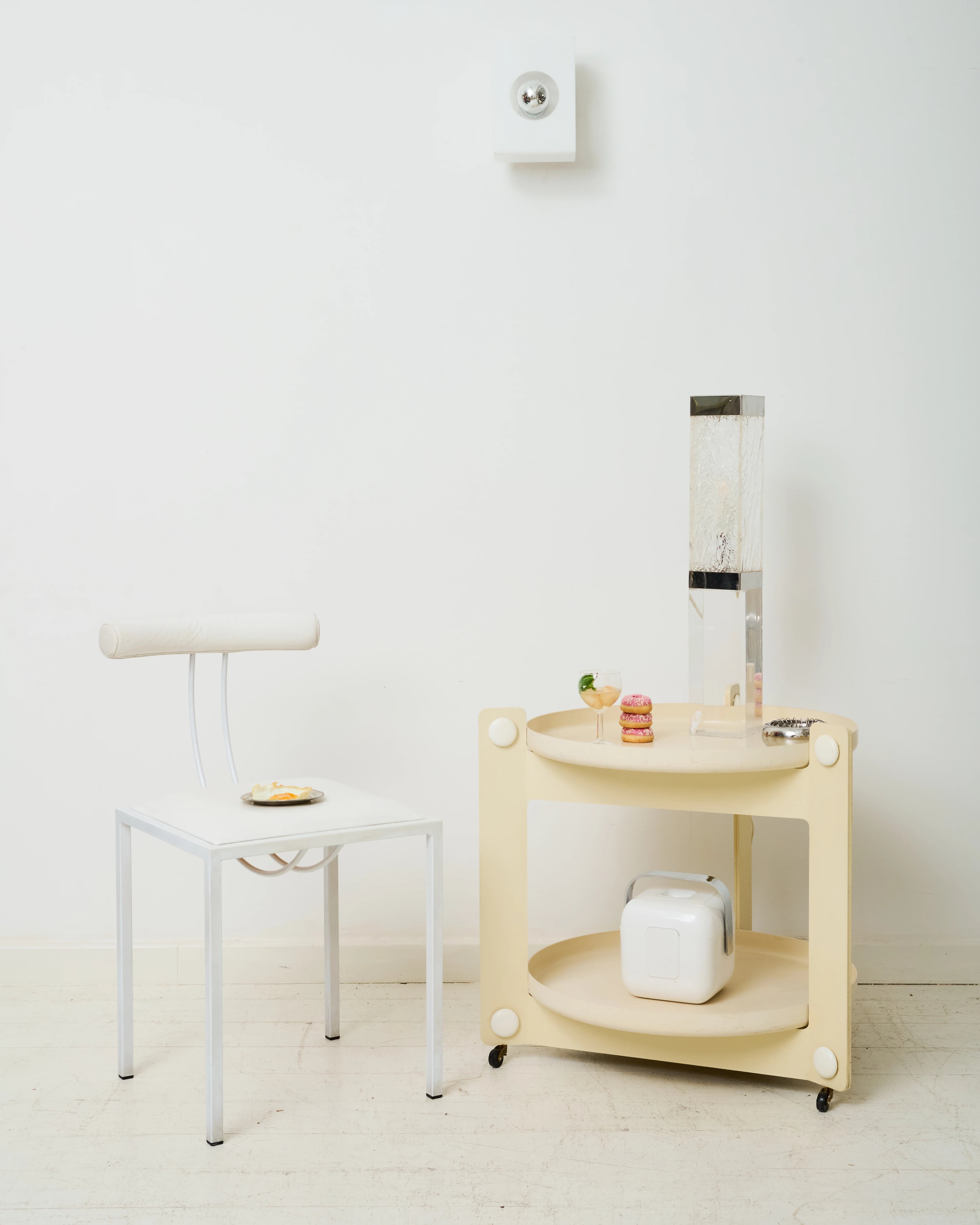 Table d'appoint, Luigi Massoni, Guzzini, 1970-1980