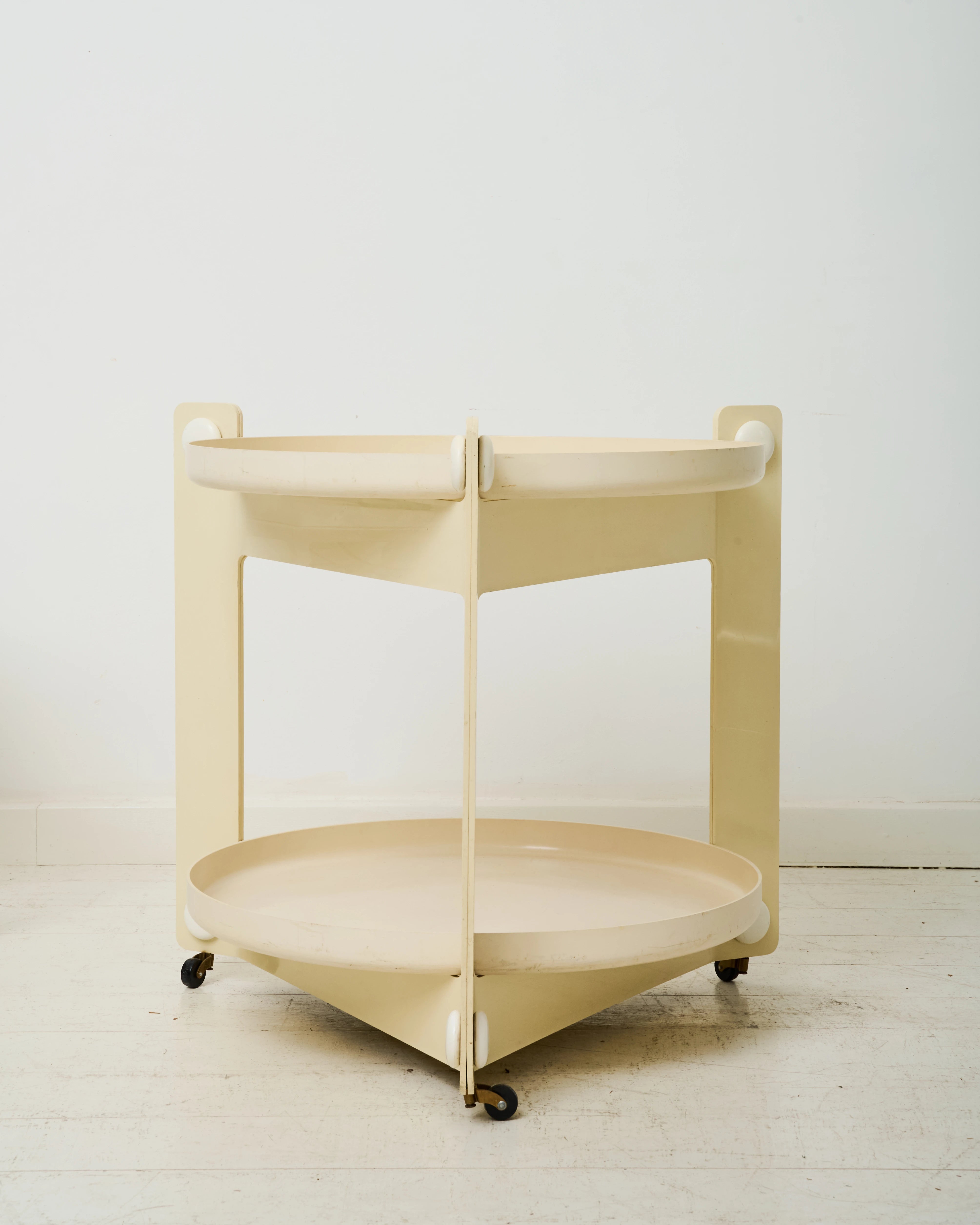 Table d'appoint, Luigi Massoni, Guzzini, 1970-1980
