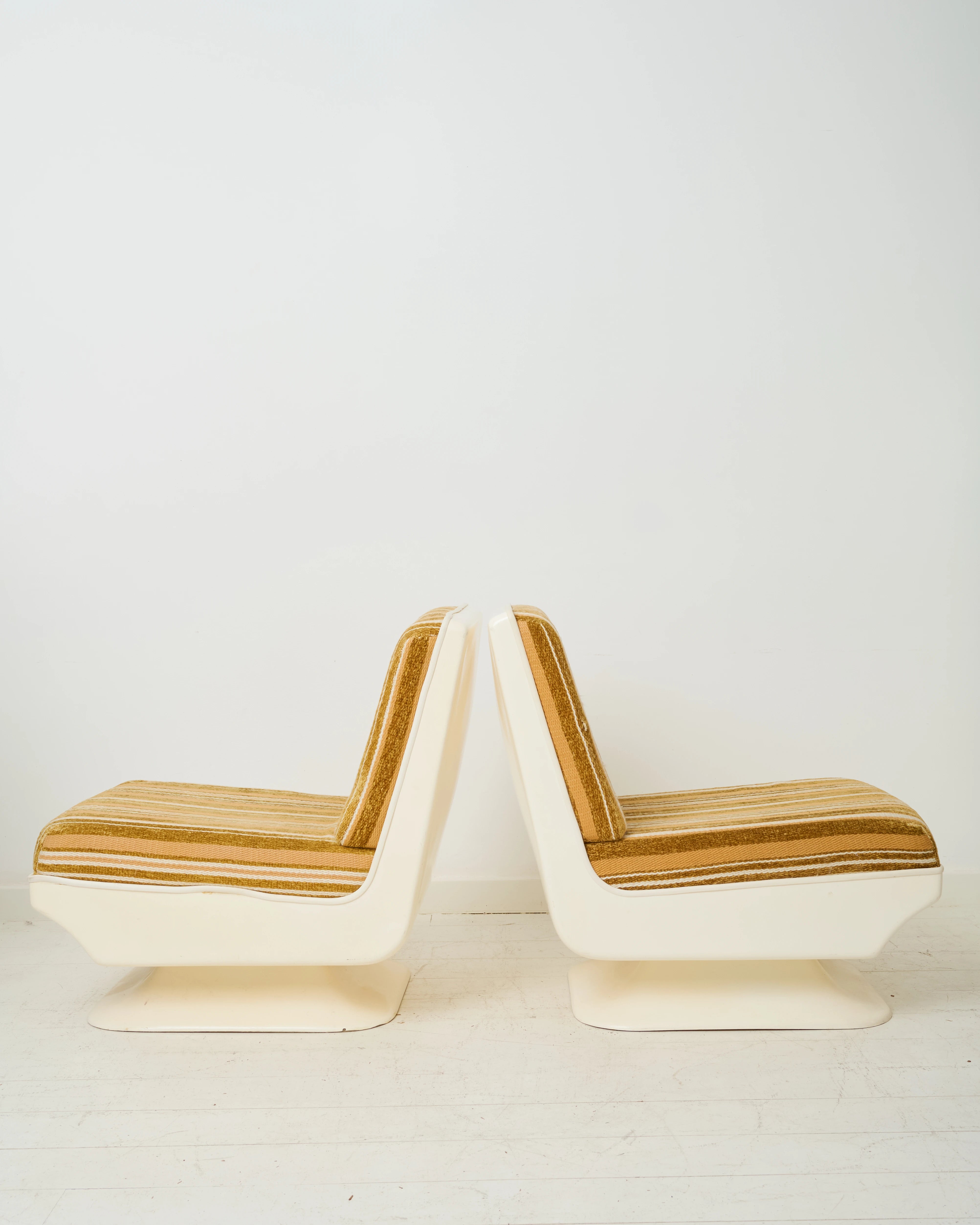 Pair of chrome and velvet chairs (1 of 3), by Rinaldi, 1970s