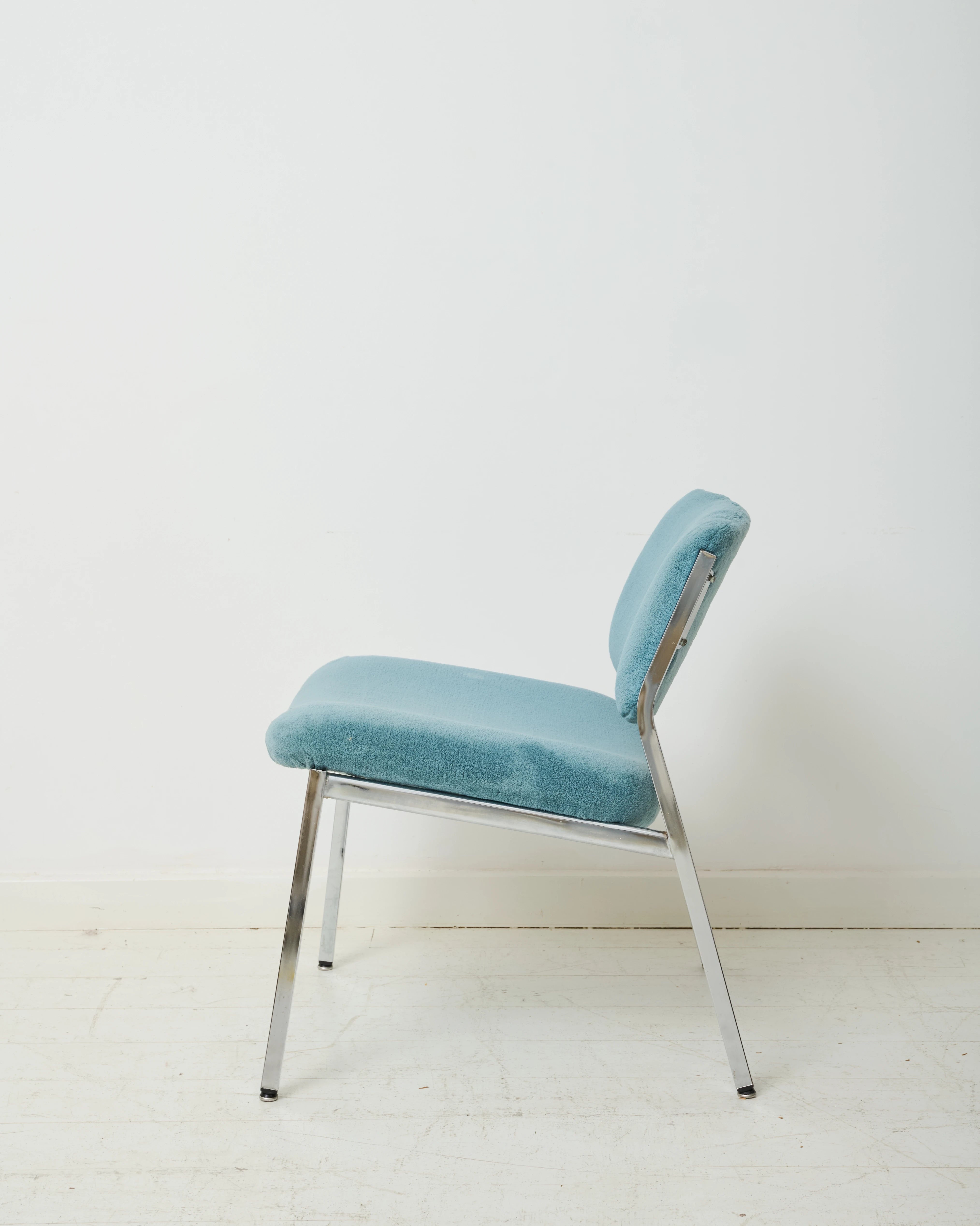 Chauffeuse bleu avec structure en chrome, 1970s