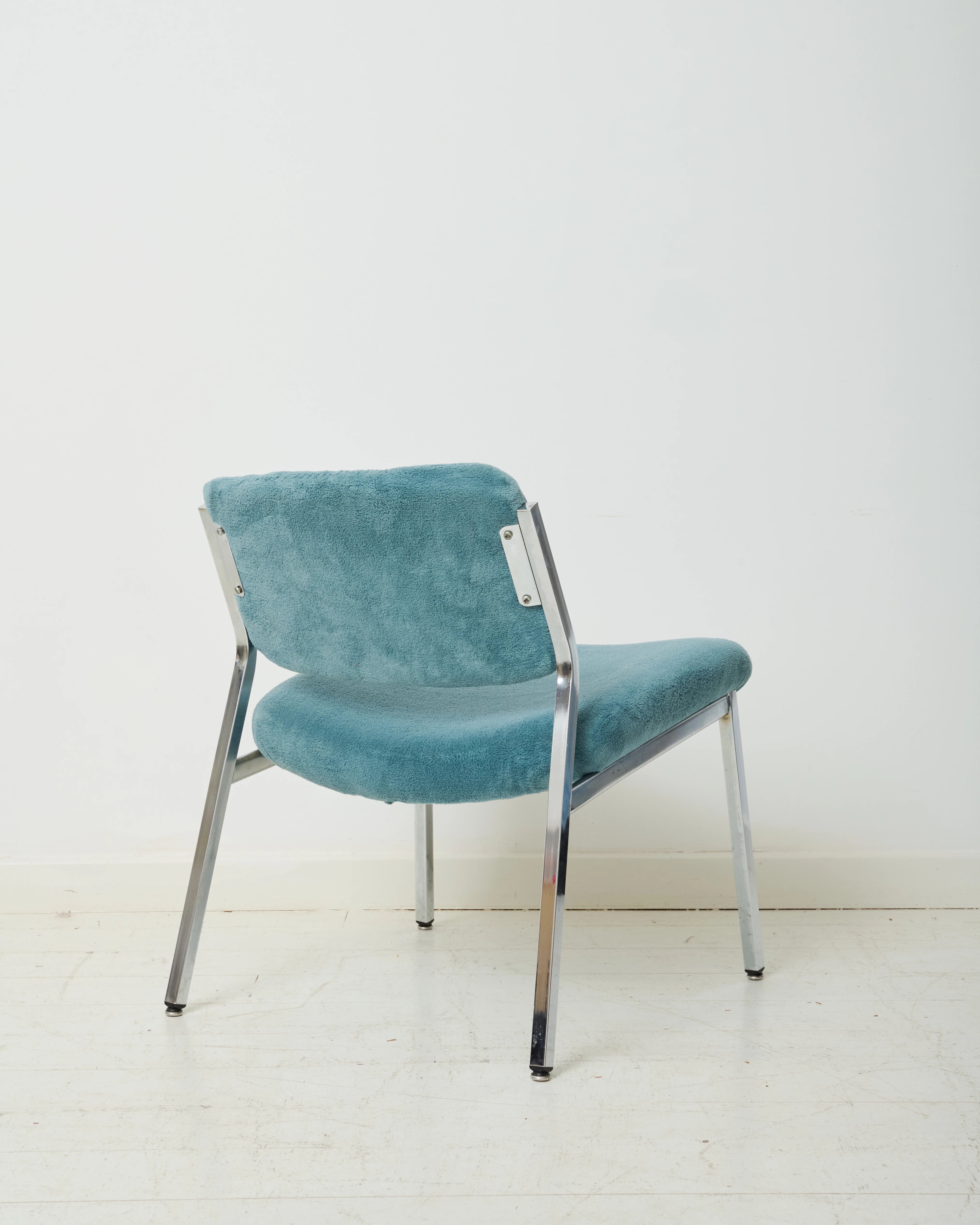 Chauffeuse bleu avec structure en chrome, 1970s