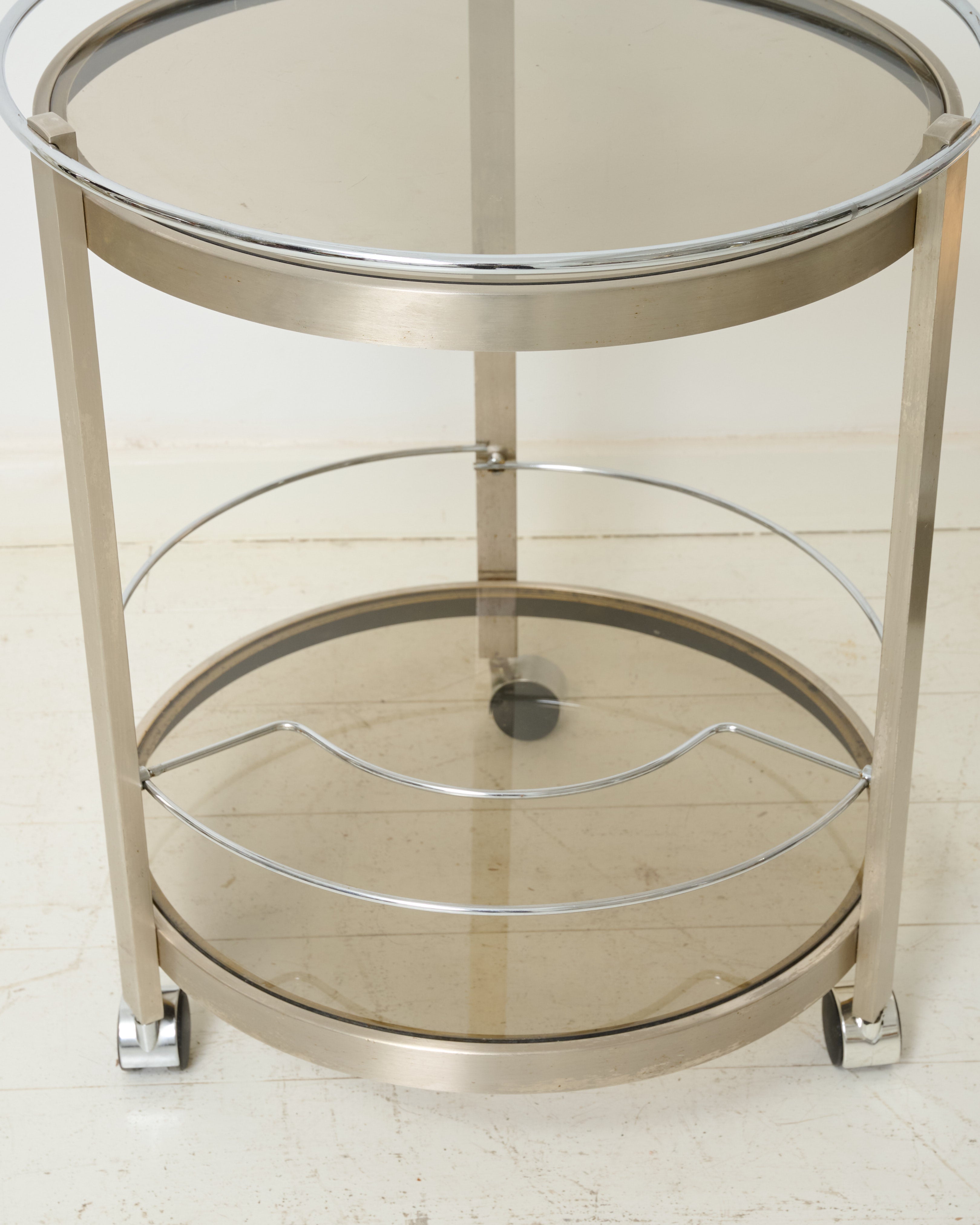 Desserte ronde en aluminium brossé, 1970-1980
