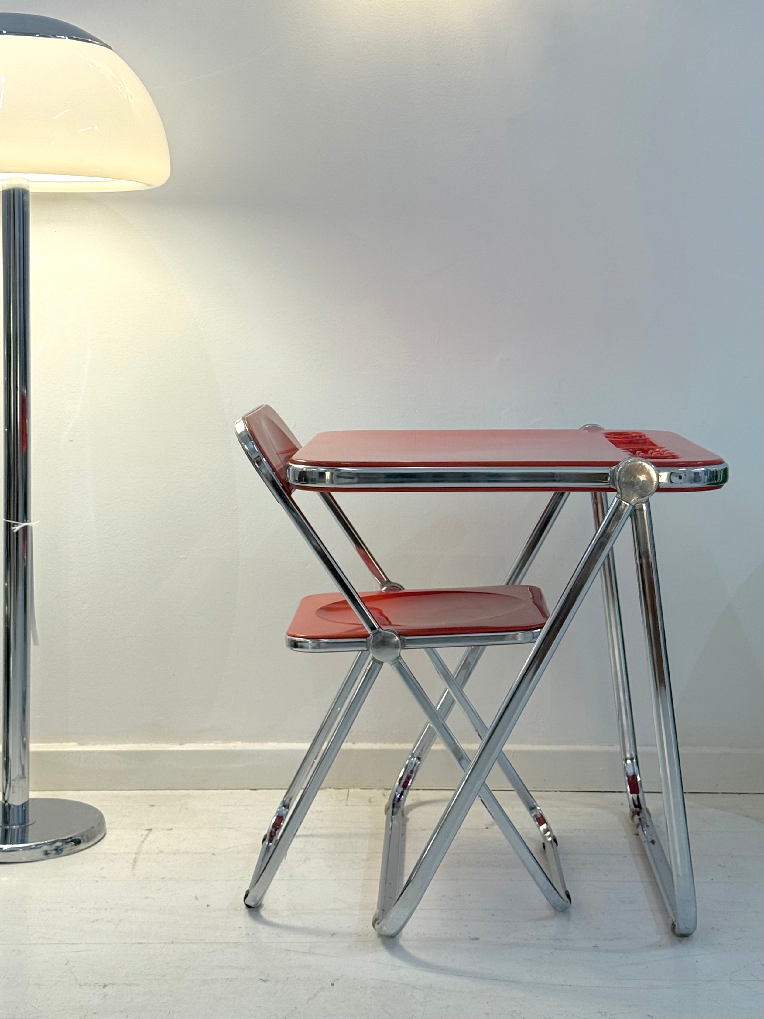 Bureau "Platone" et chaise "Plia", Anonima Castelli, Giancarlo Piretti, 1970s
