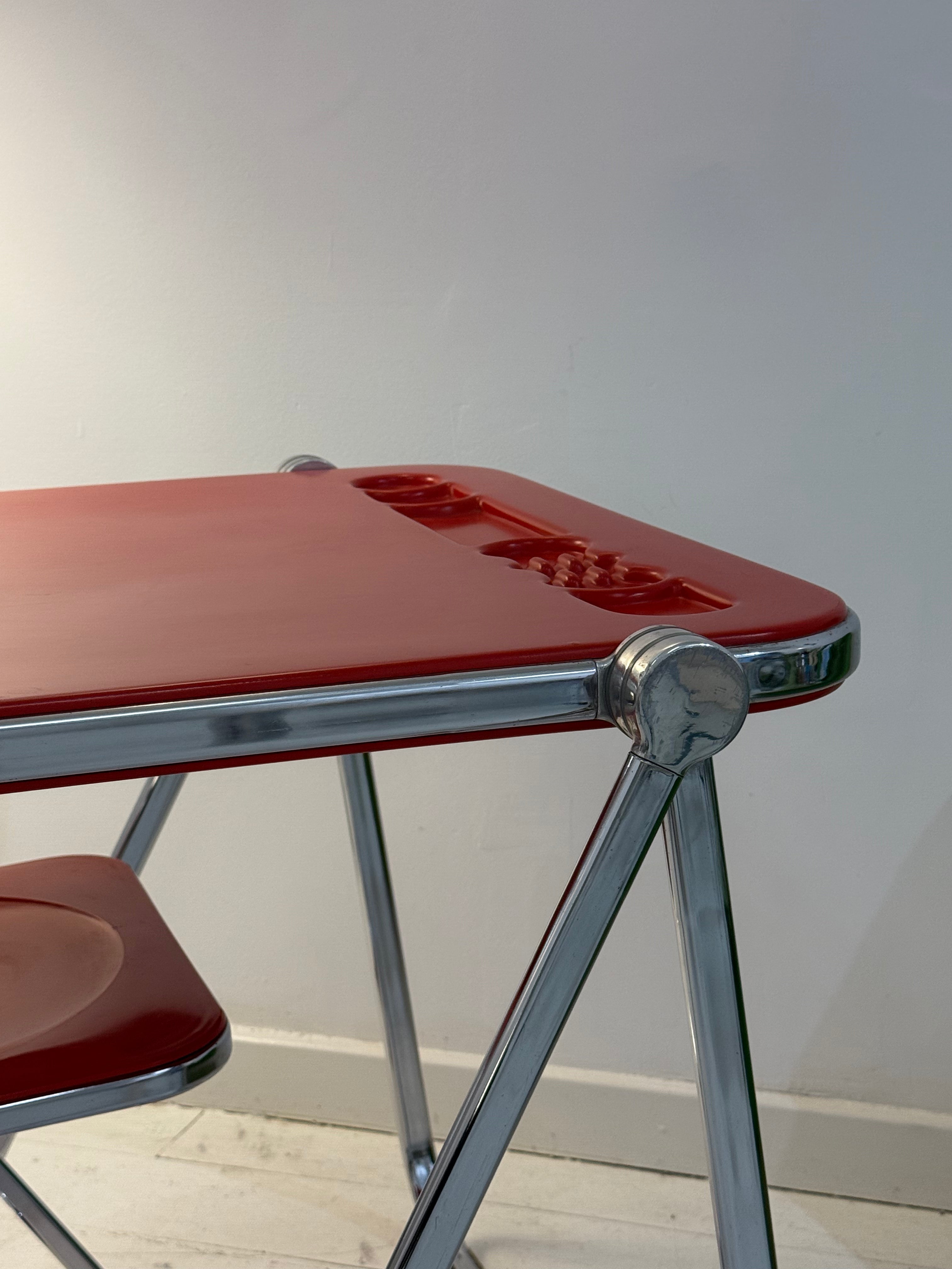 Bureau "Platone" et chaise "Plia", Anonima Castelli, Giancarlo Piretti, 1970s