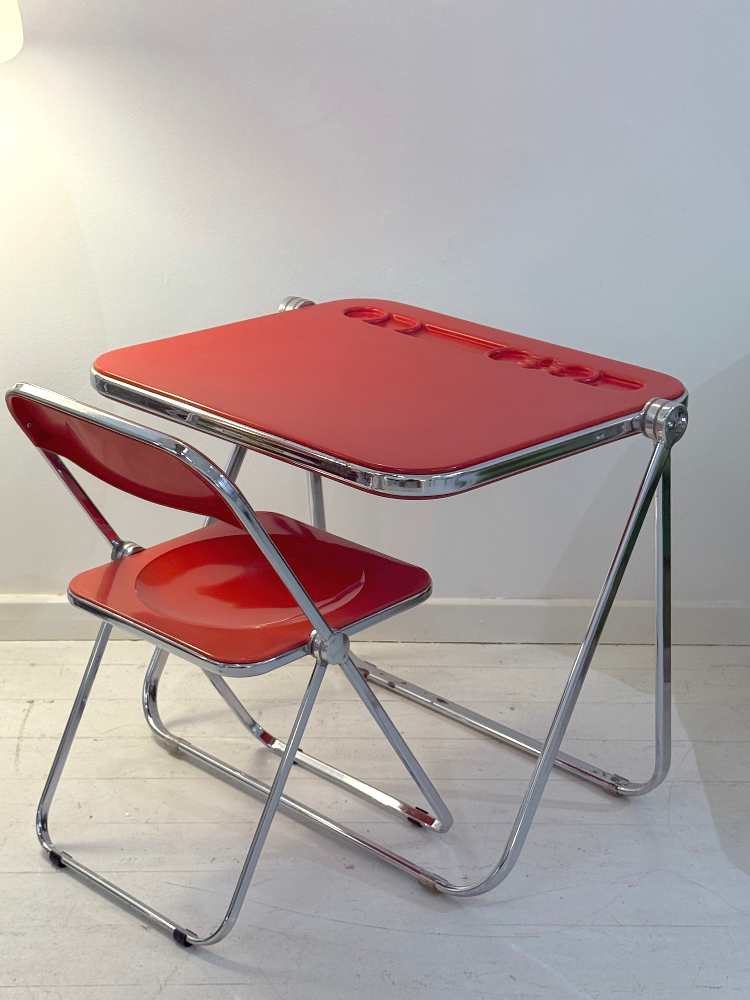 Bureau "Platone" et chaise "Plia", Anonima Castelli, Giancarlo Piretti, 1970s