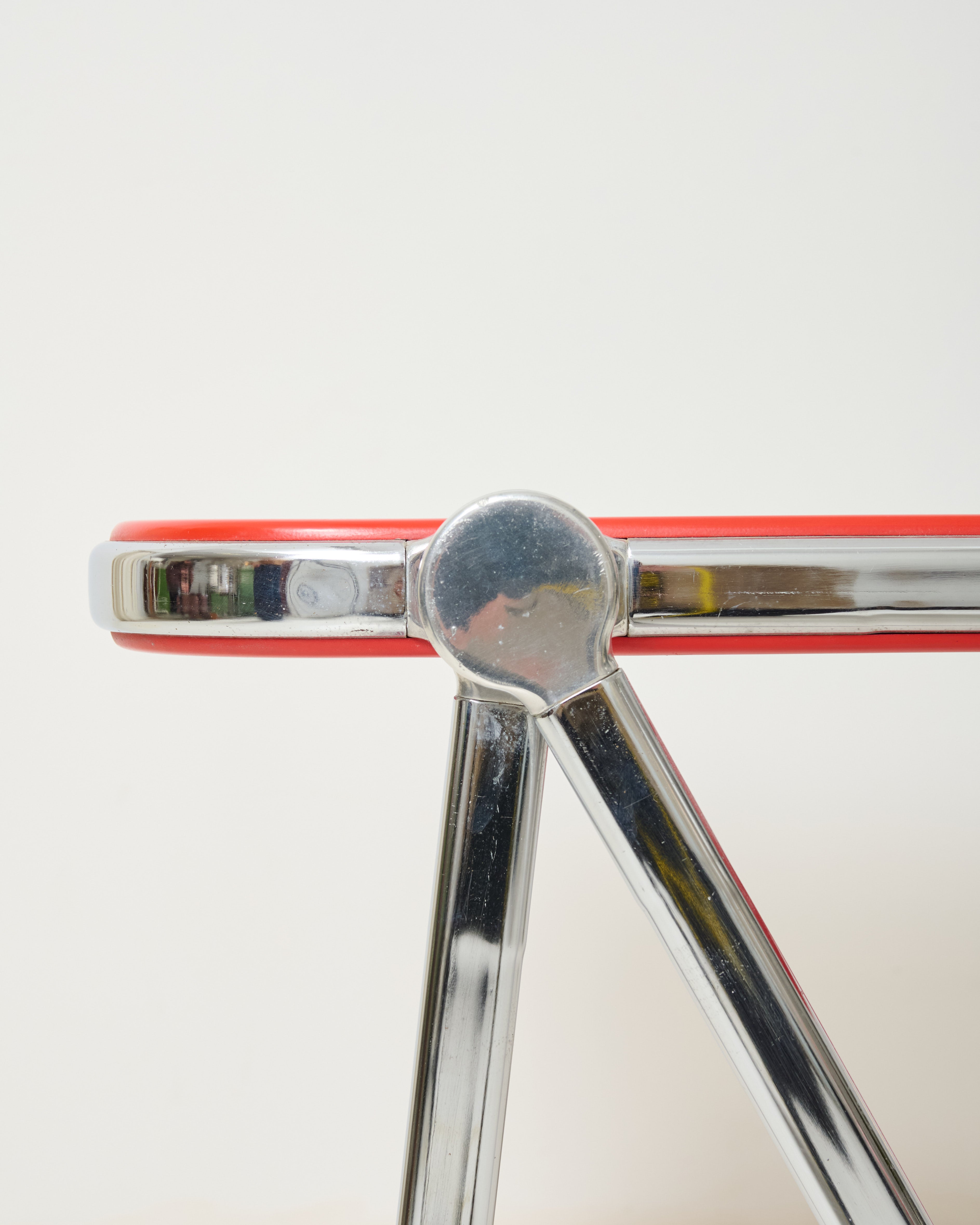 Bureau "Platone" et chaise "Plia", Anonima Castelli, Giancarlo Piretti, 1970s