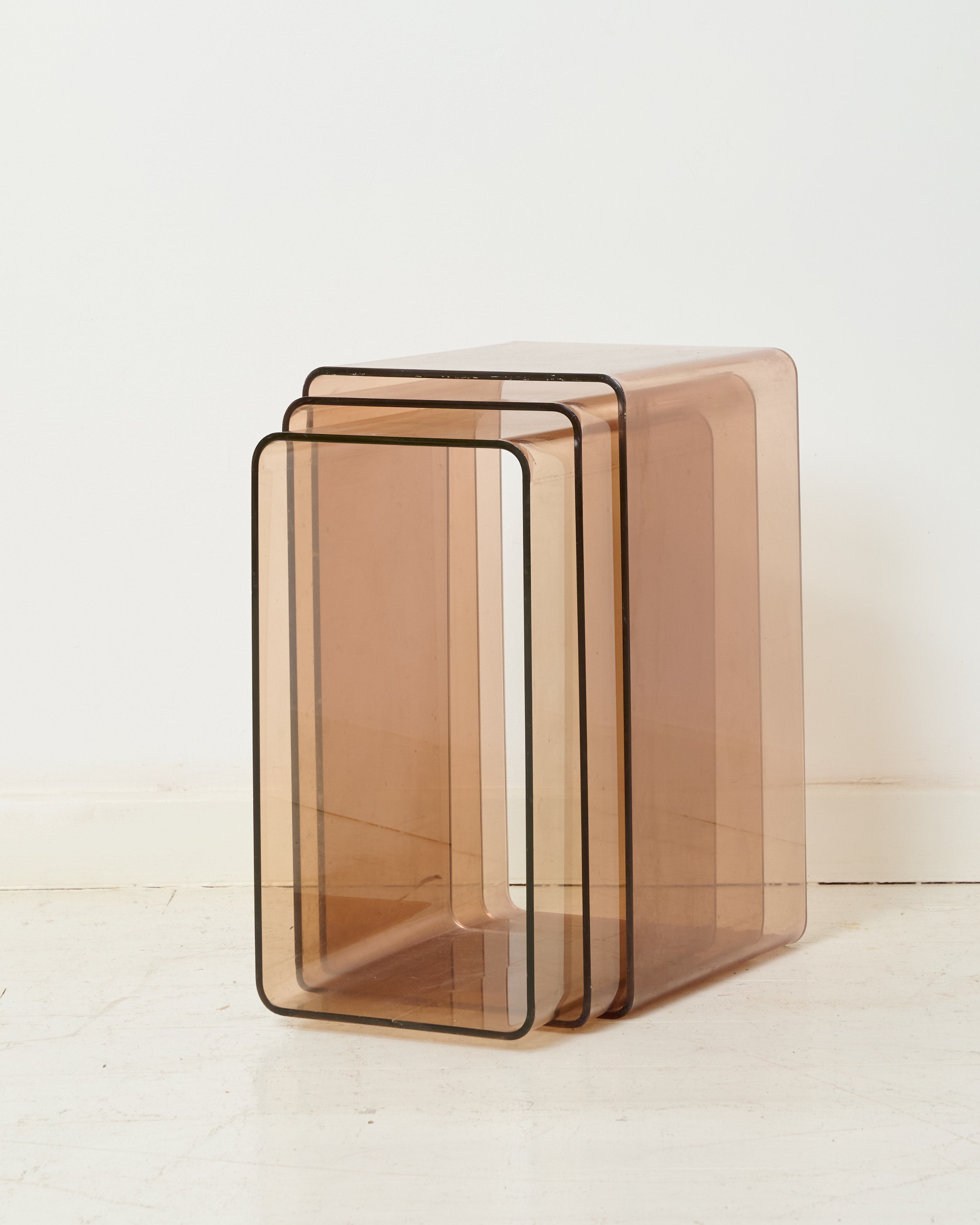 Table d'appoint (petite) en altuglas, Michel Dumas, Roche Bobois, 1970s