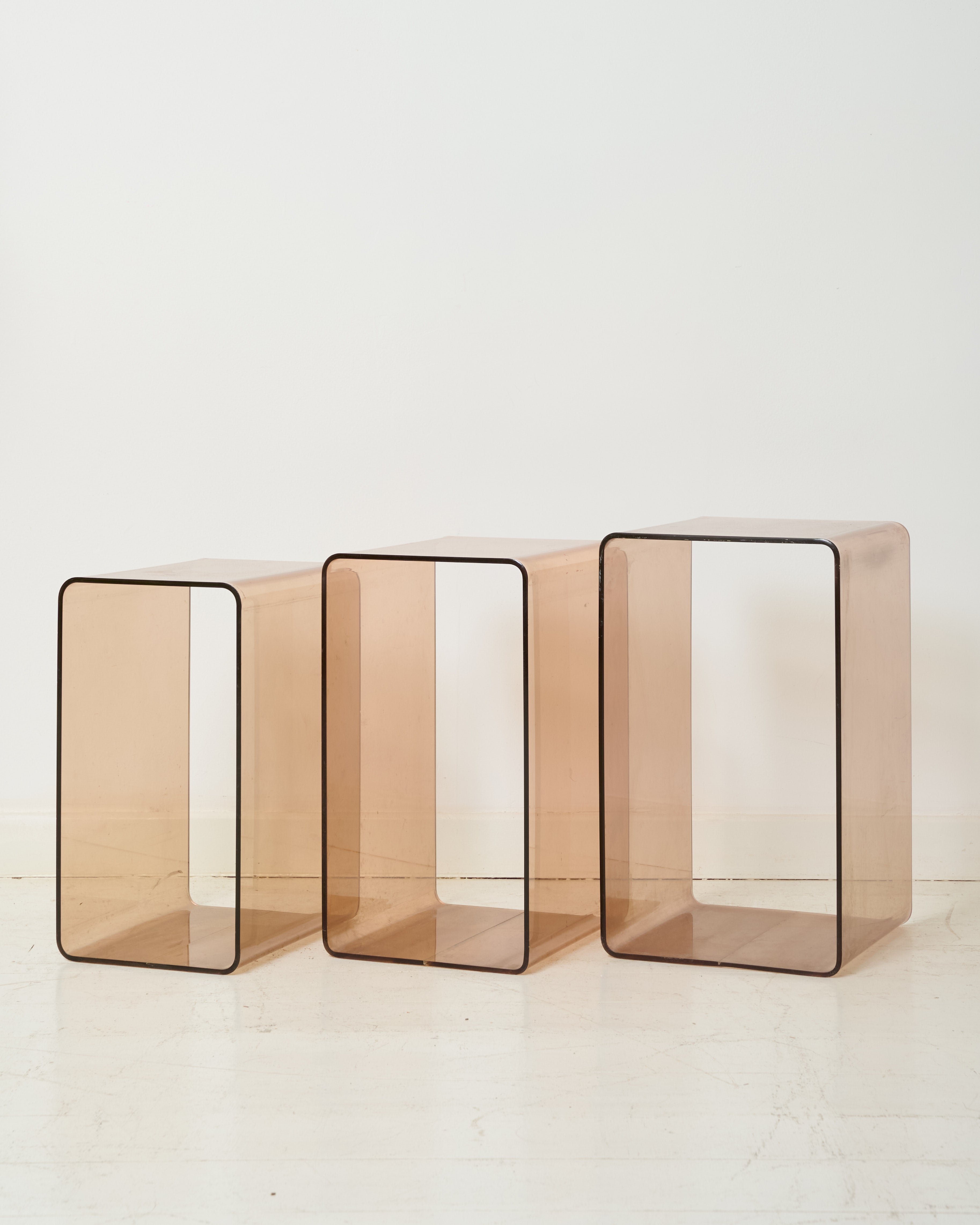 Medium-sized side table in Altuglas, Michel Dumas, Roche Bobois, 1970s