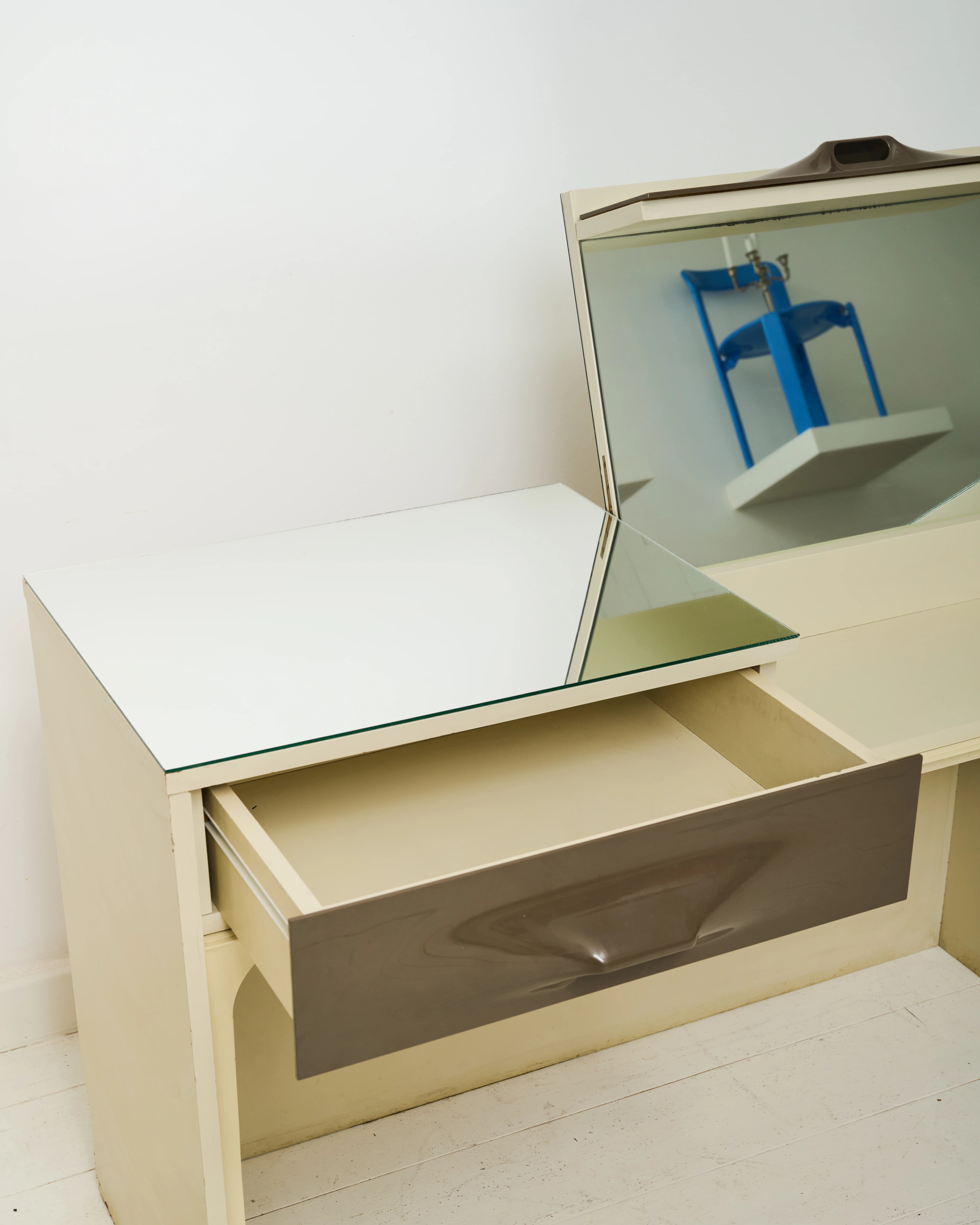 Coiffeuse série "DF-2000", Raymond Loewy, 1960s