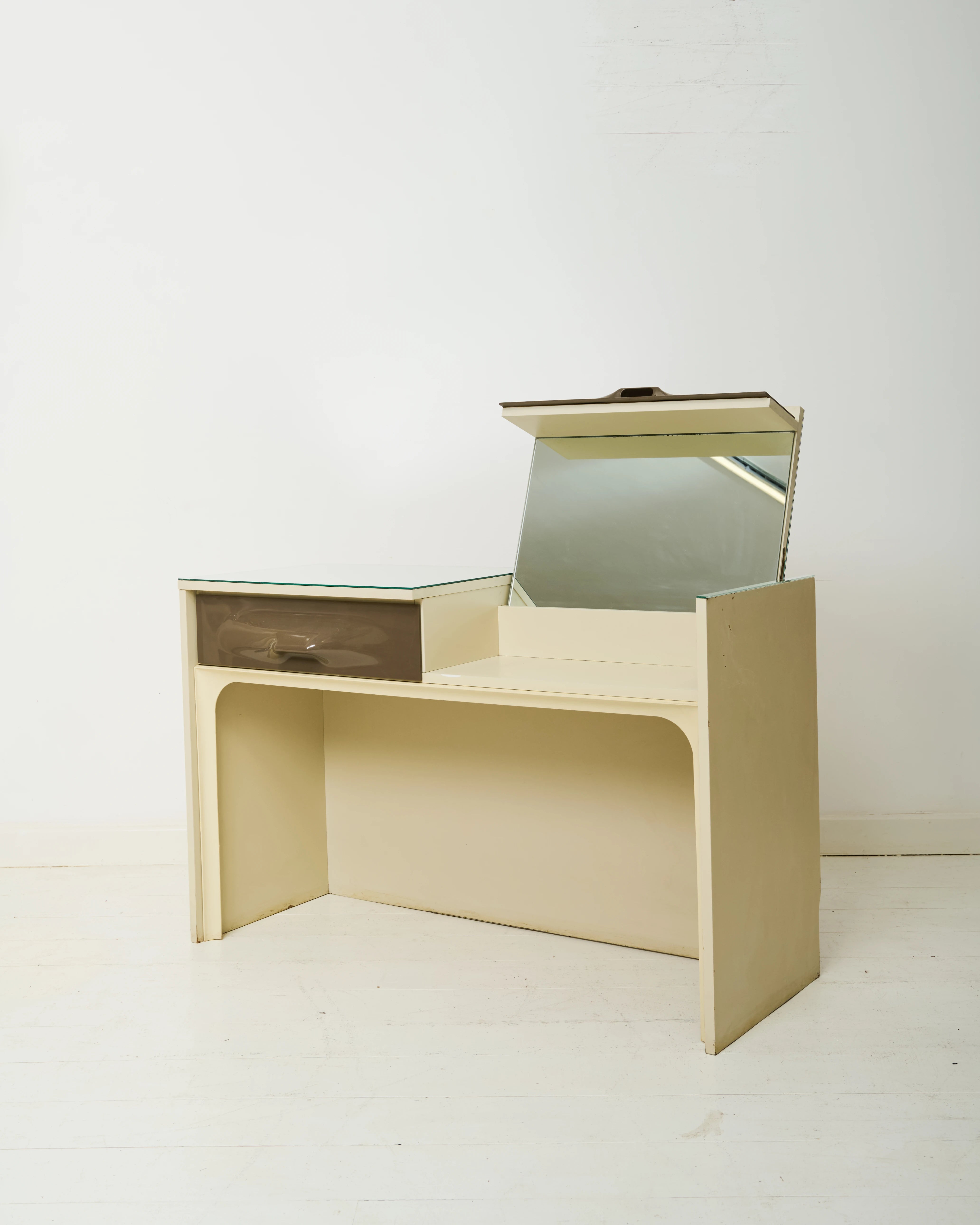 Coiffeuse série "DF-2000", Raymond Loewy, 1960s