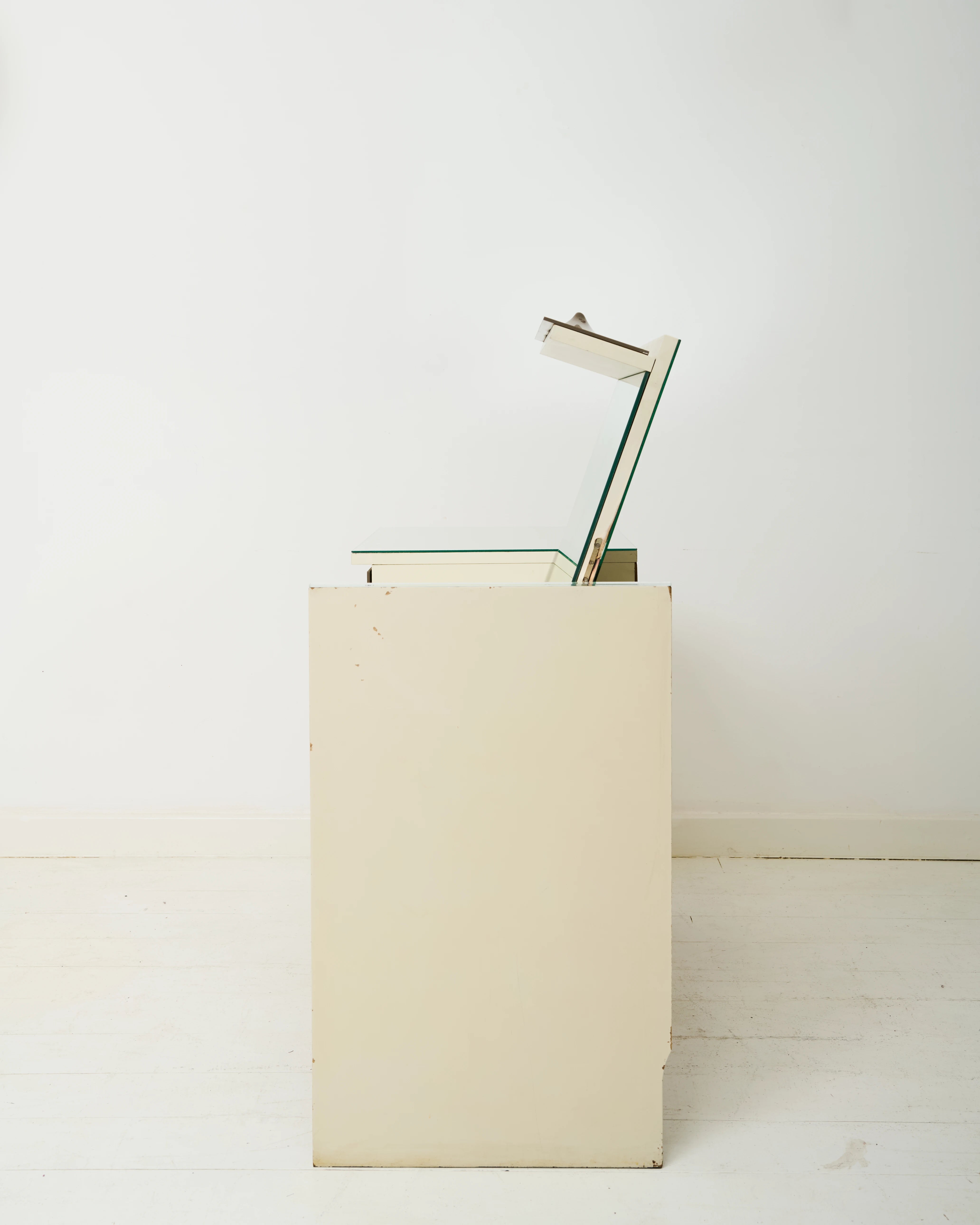 Coiffeuse série "DF-2000", Raymond Loewy, 1960s