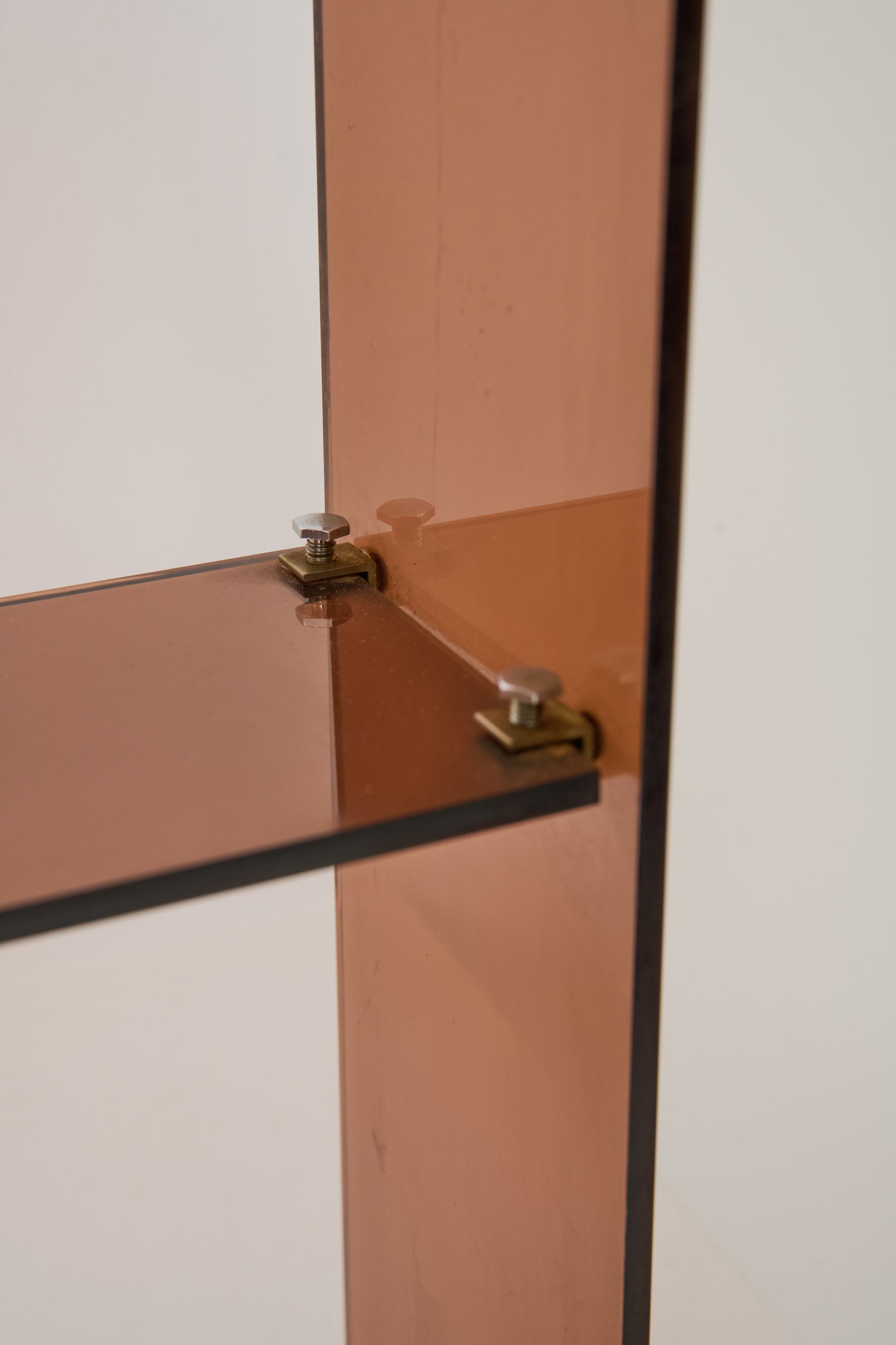 Etagères plexiglas fumé, 1970s