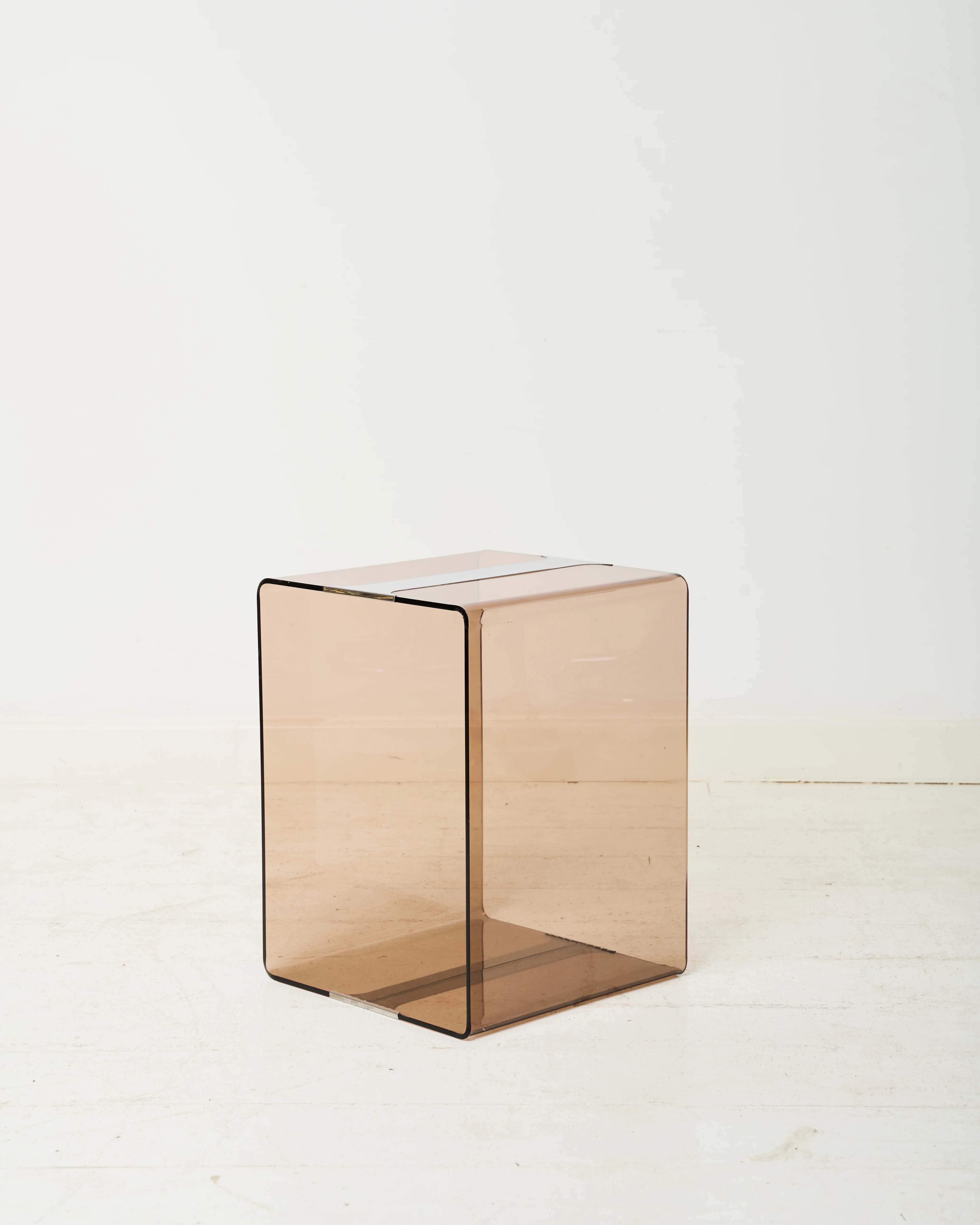 Bout de canapé haut en chrome et verre fumé, 1970s