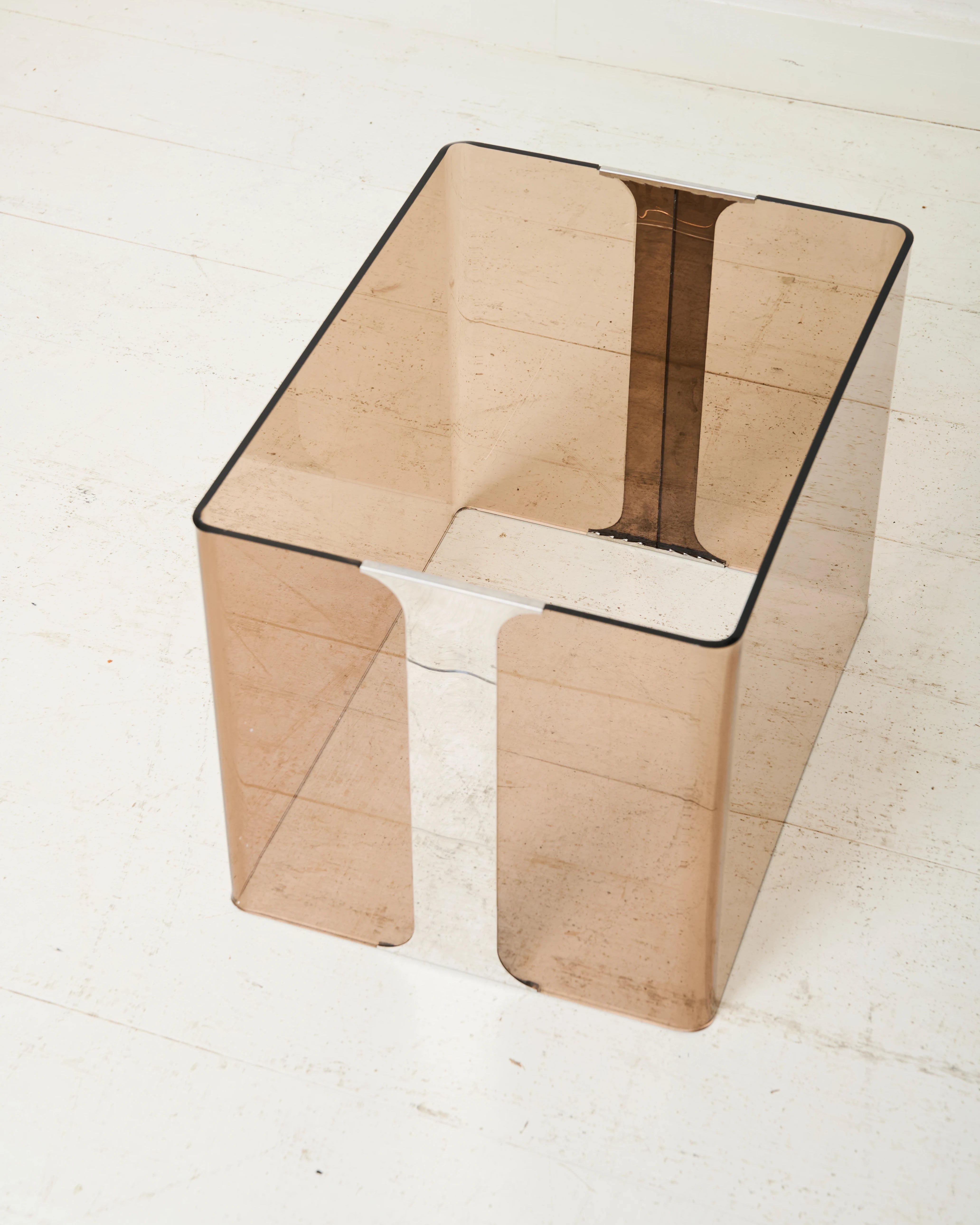 Bout de canapé haut en chrome et verre fumé, 1970s