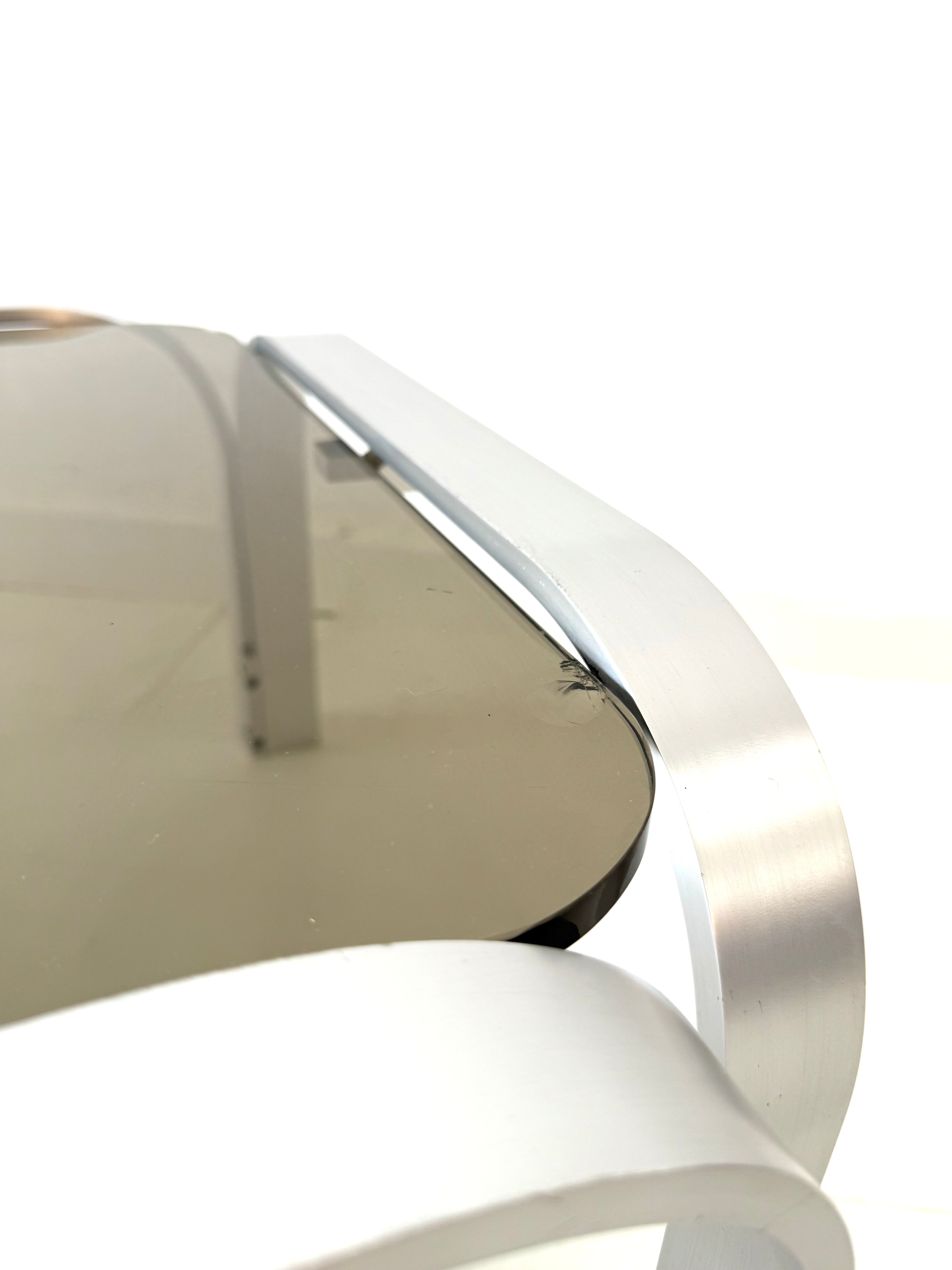 Table basse en aluminium et verre, 1970-1980