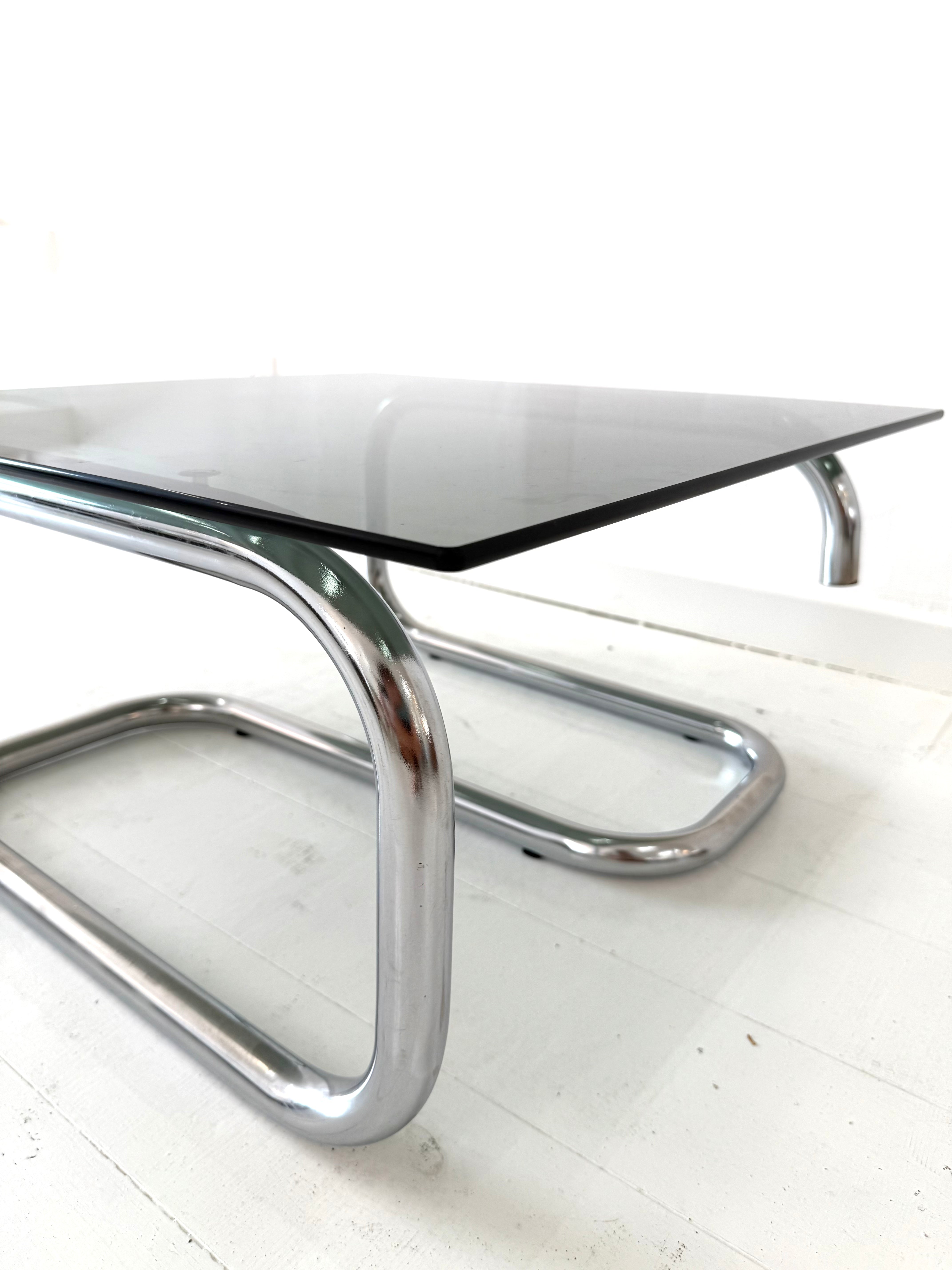 Table basse tubulaire, 1970s