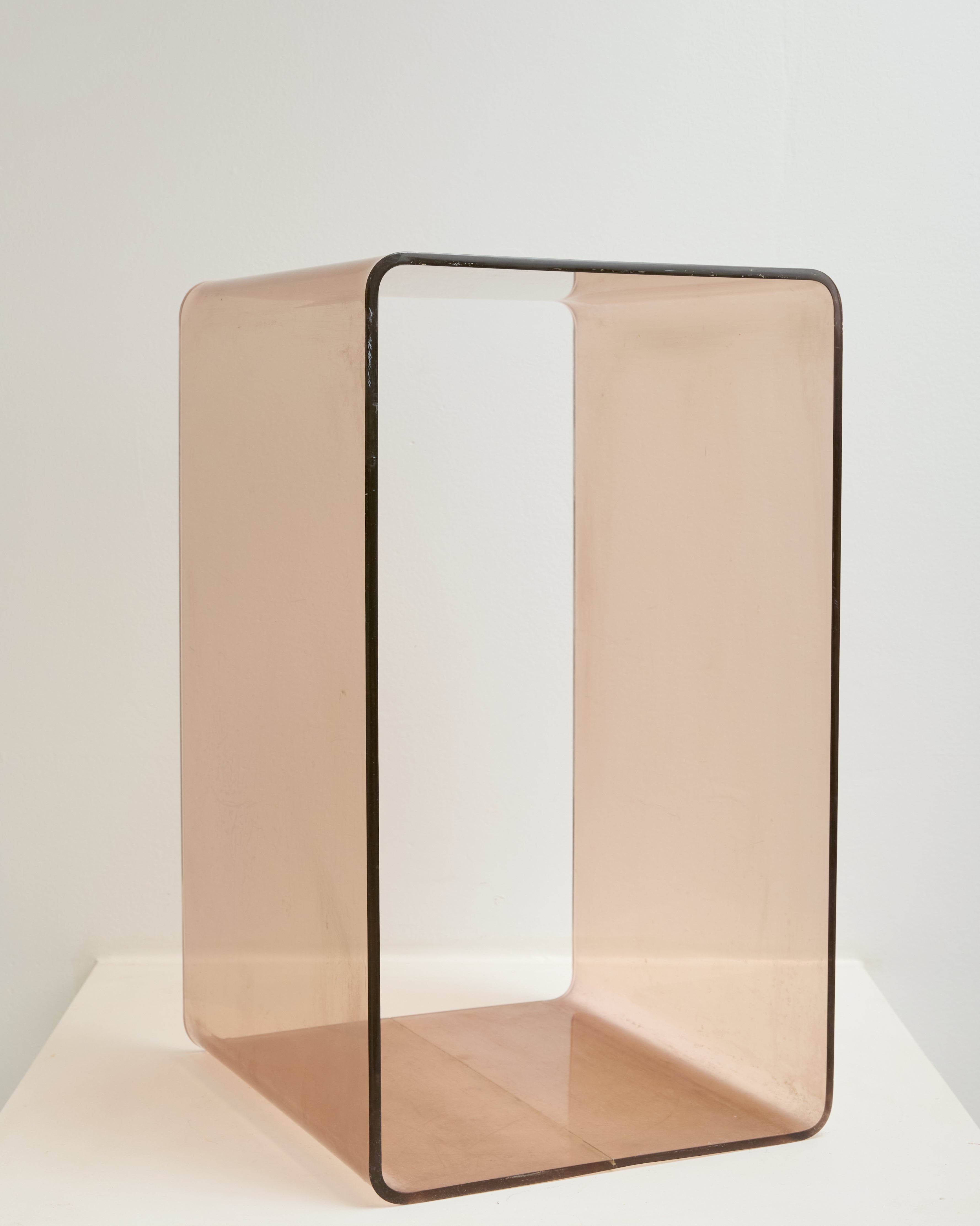 Table d'appoint (grande) en altuglas, Michel Dumas, Roche Bobois, 1970s