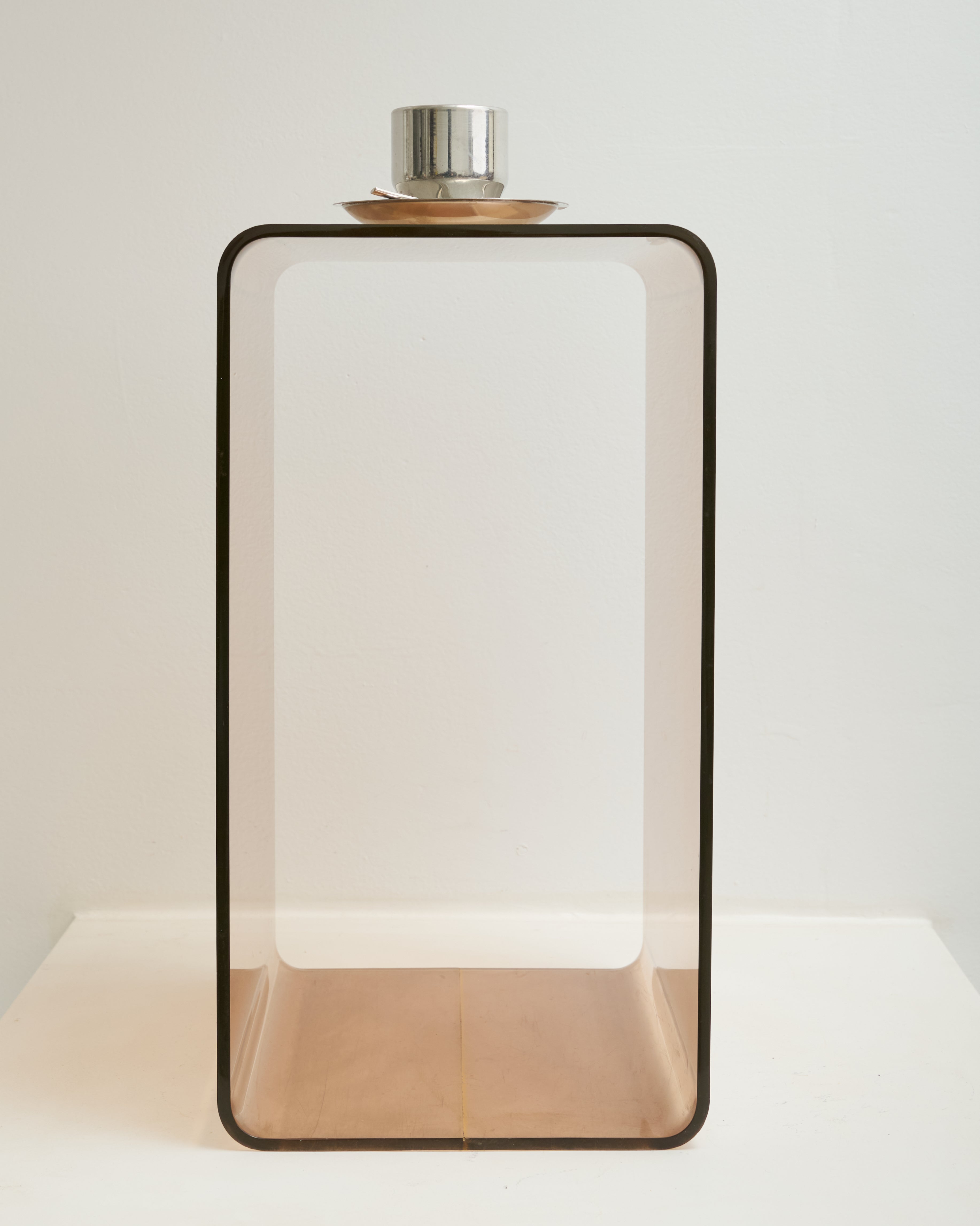 Table d'appoint (petite) en altuglas, Michel Dumas, Roche Bobois, 1970s