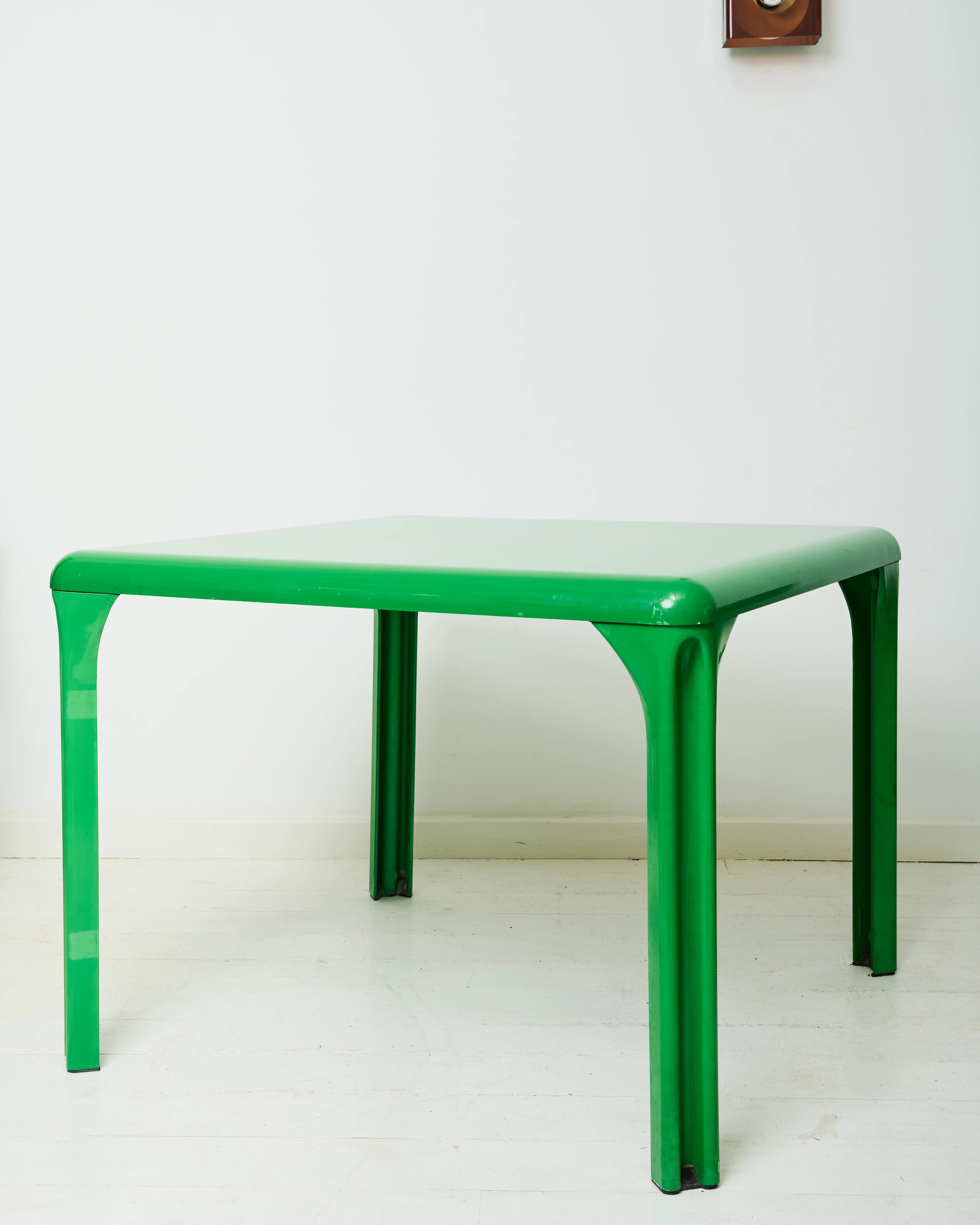 Table "Stadio 100" (1 sur 2), Vico Magistretti, Artemide, 1970-1980