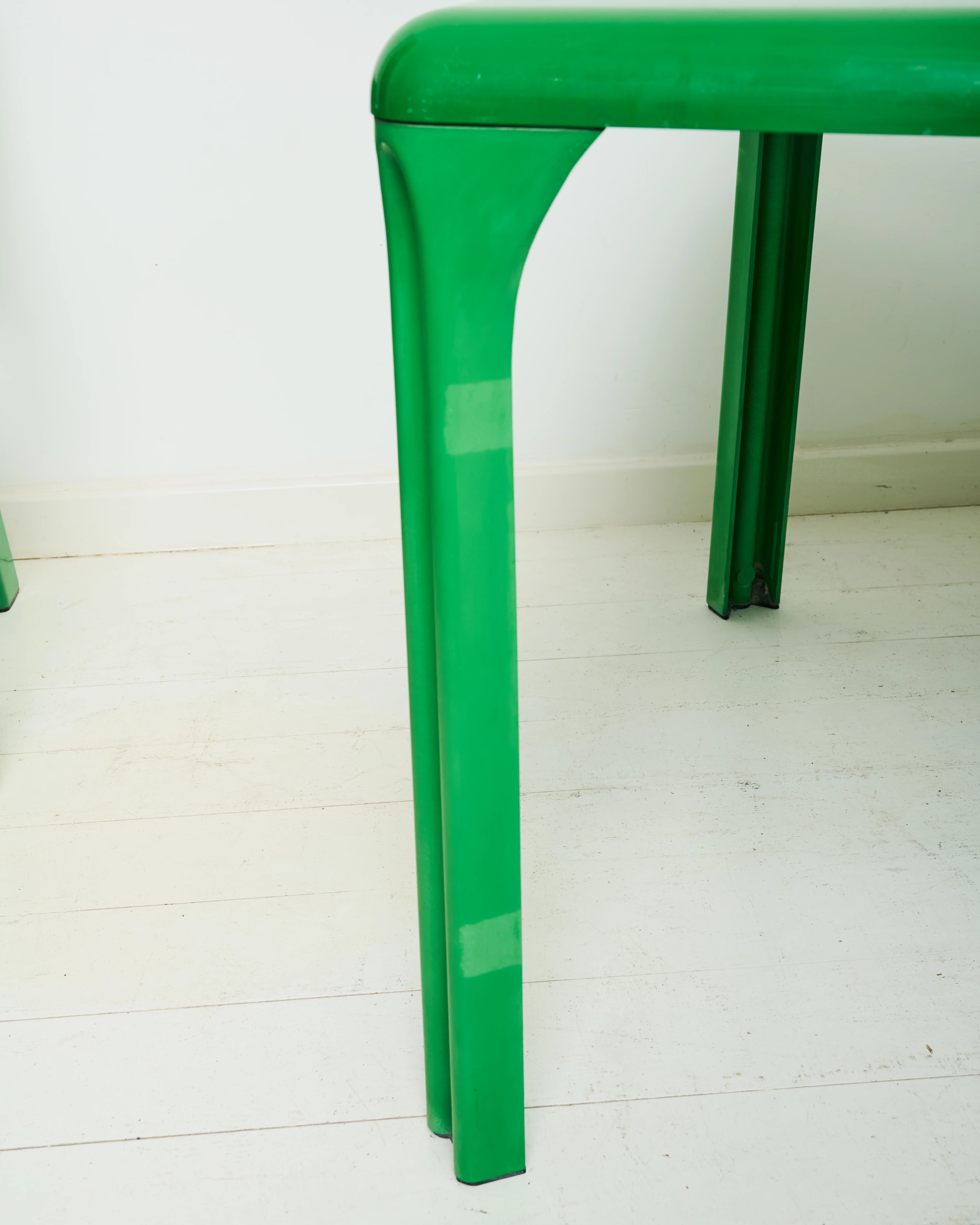 Table "Stadio 100" (1 sur 2), Vico Magistretti, Artemide, 1970-1980