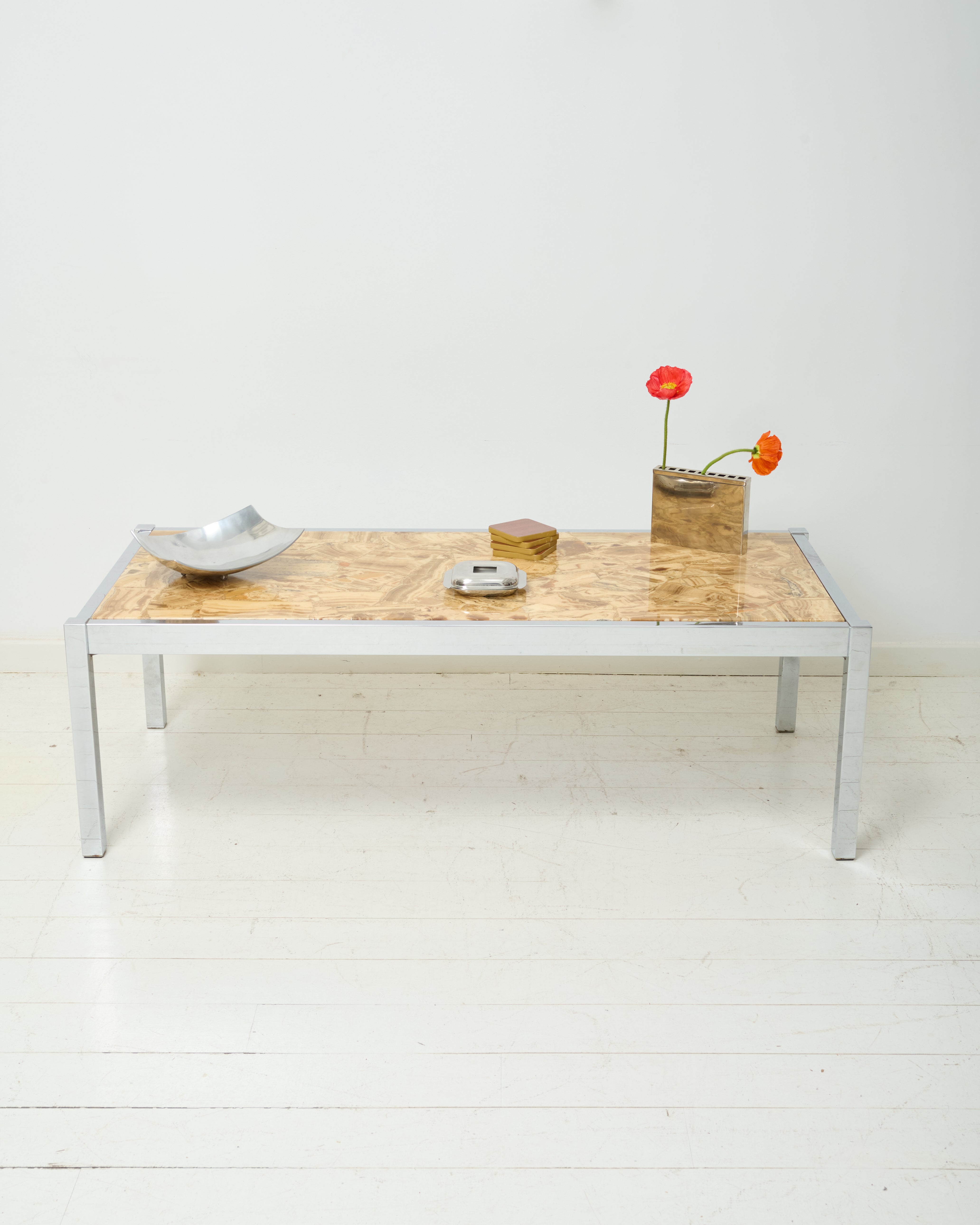 Table basse en pierre et chrome, 1970-1980