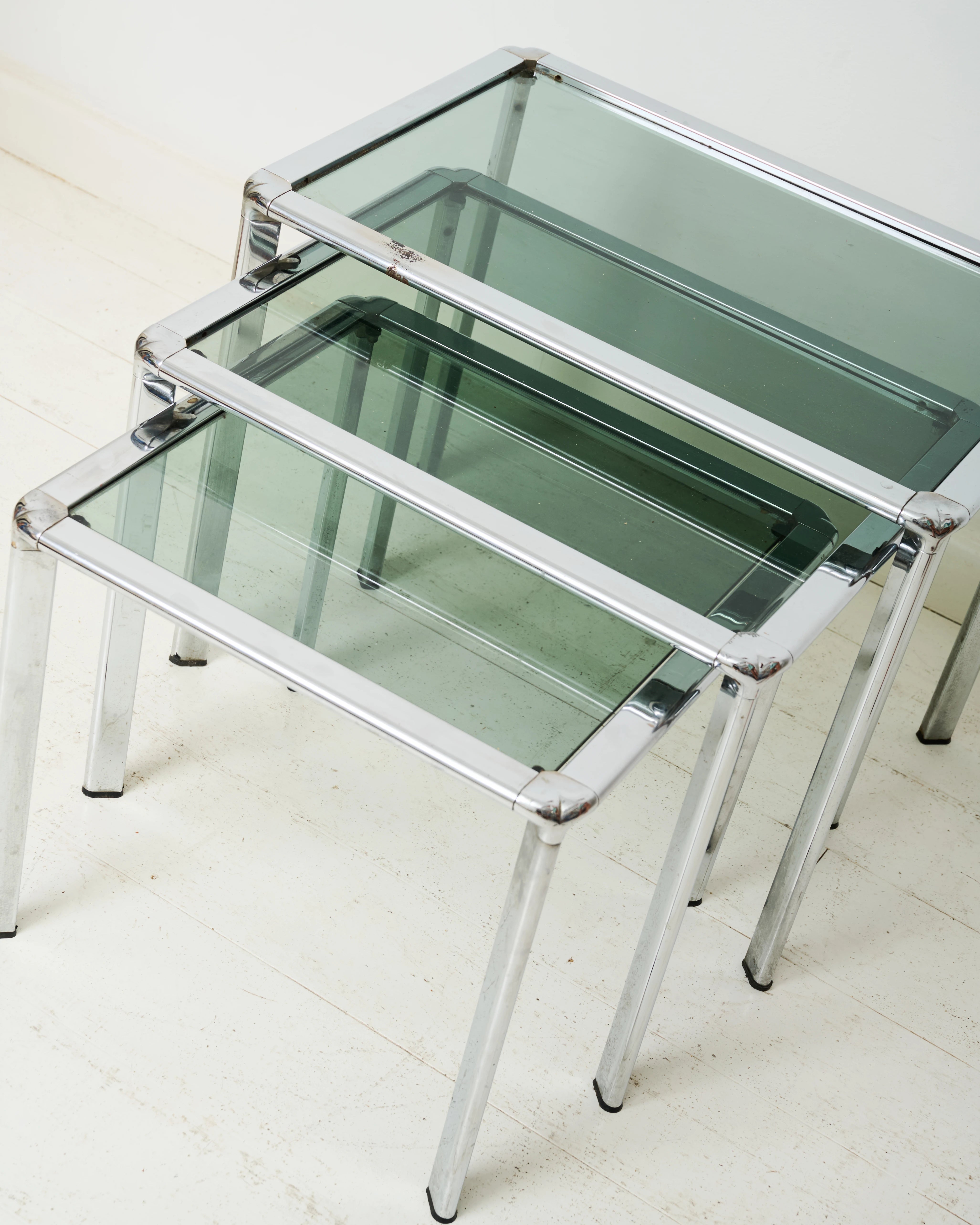 Tables gigognes en chrome et verre fumé, Italie, 1970s