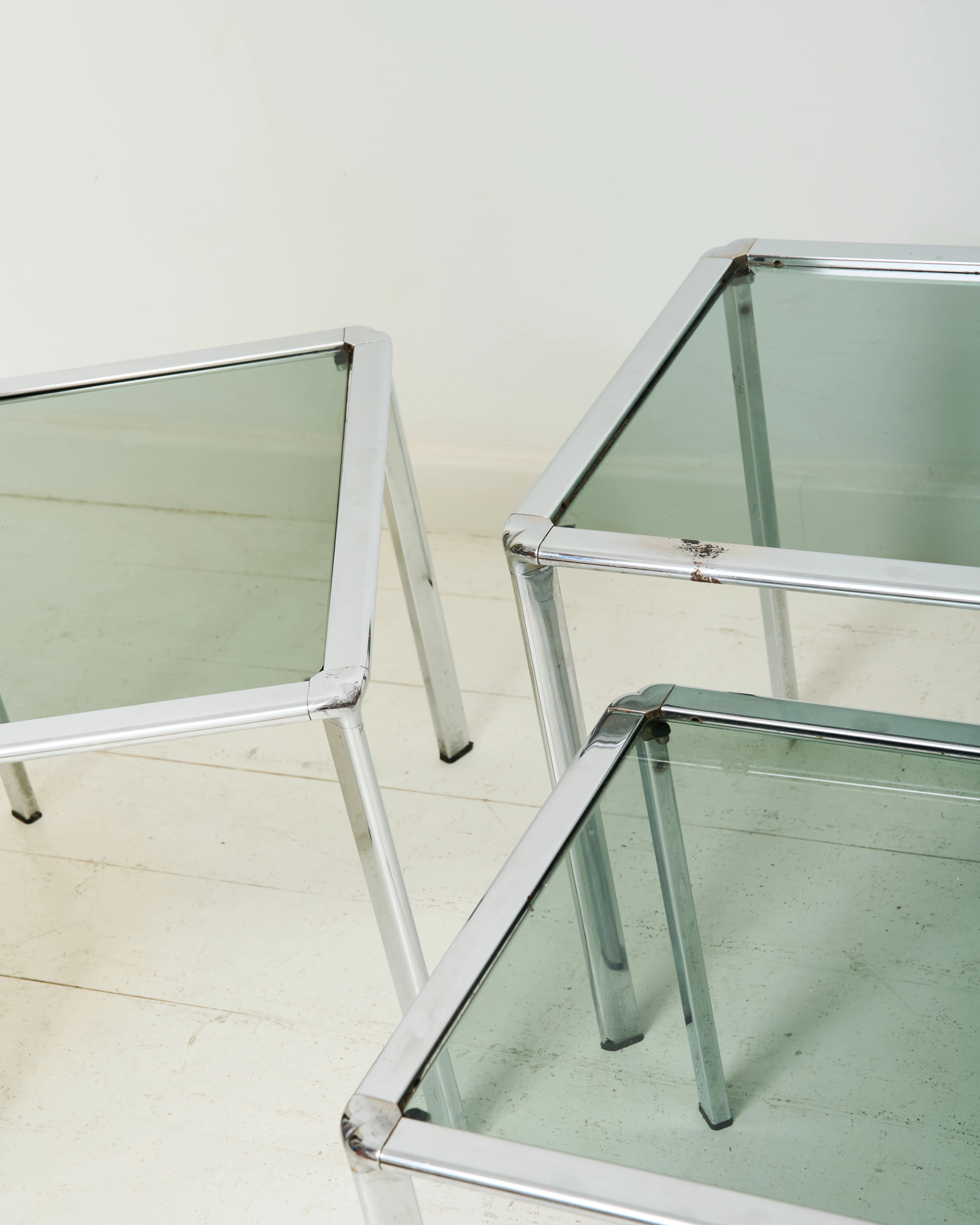 Tables gigognes en chrome et verre fumé, Italie, 1970s