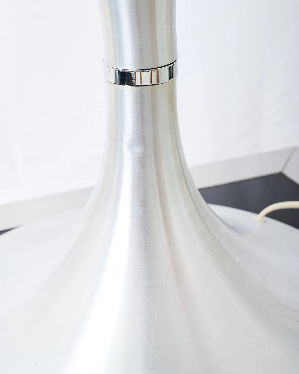 Lampe à poser XXL, Space age en alu brossé et opaline, 1970s