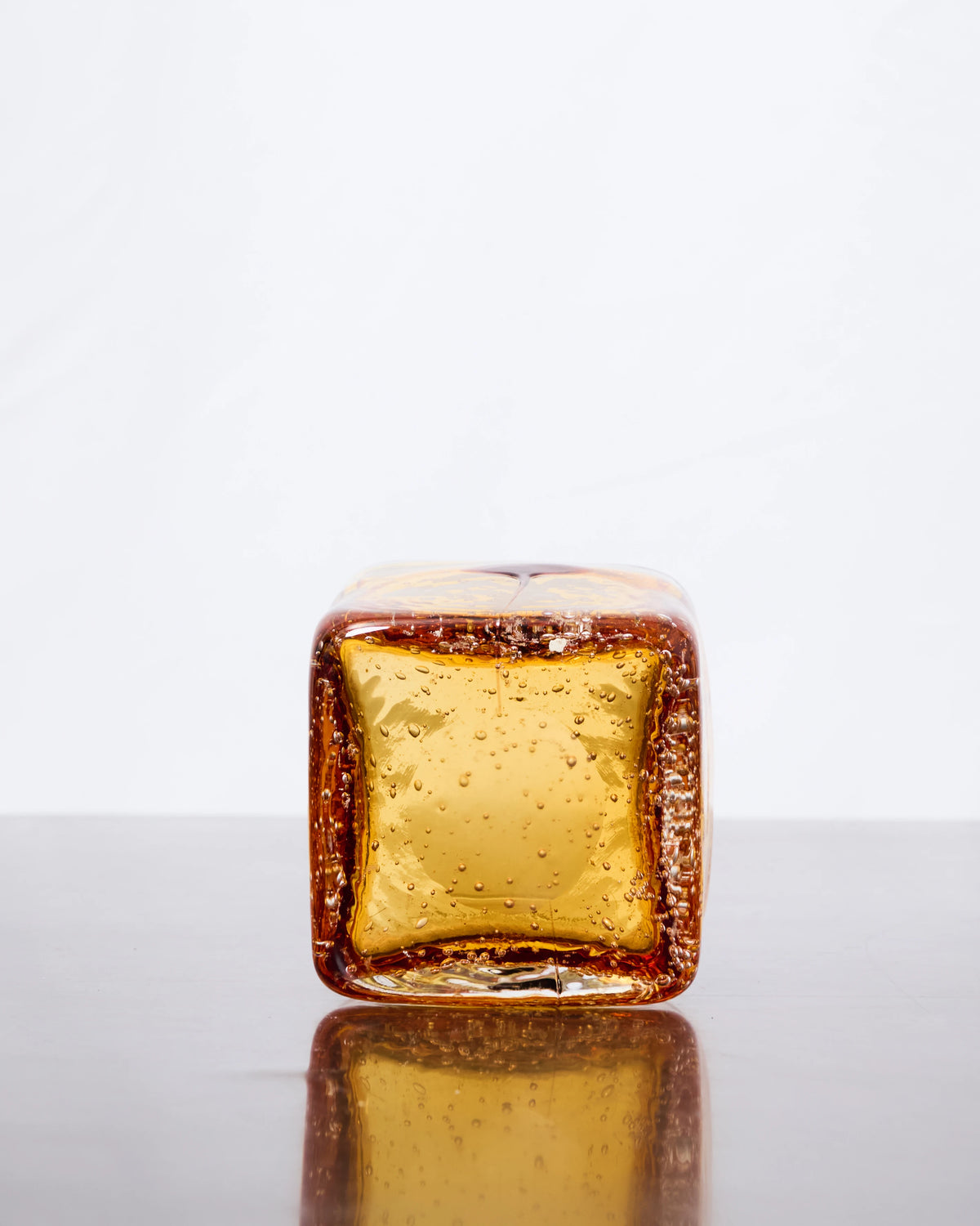 Mini vase en verre bullé ambré avec goutte, 1970s
