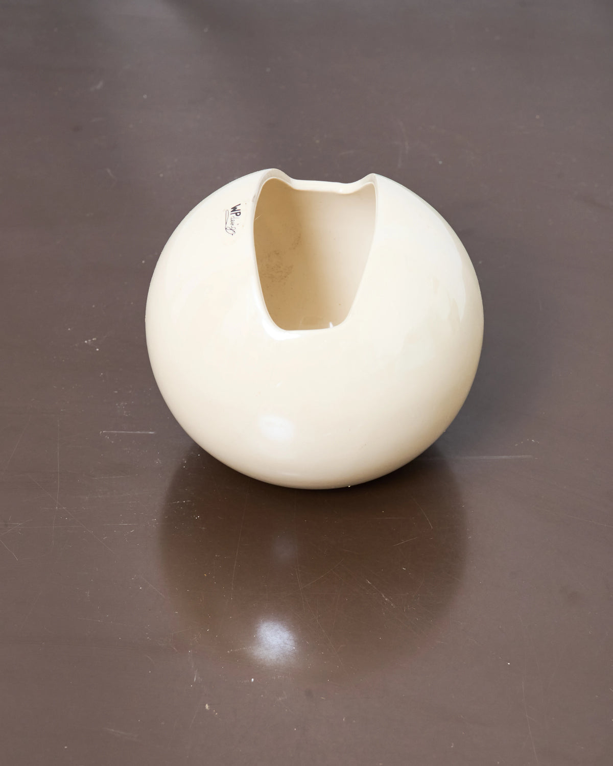 Vase boule en céramique beige glossy, WP design, 1970s