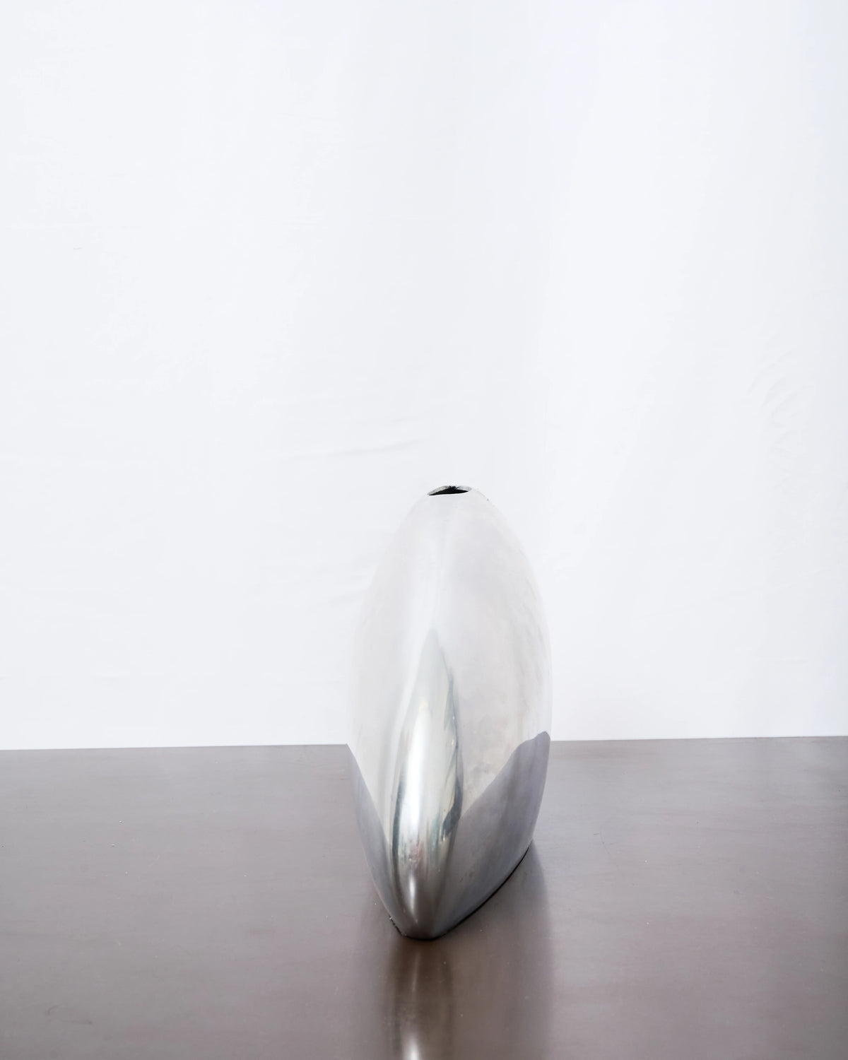 Vase en fonte aluminium "Aérodynamique", 1970s