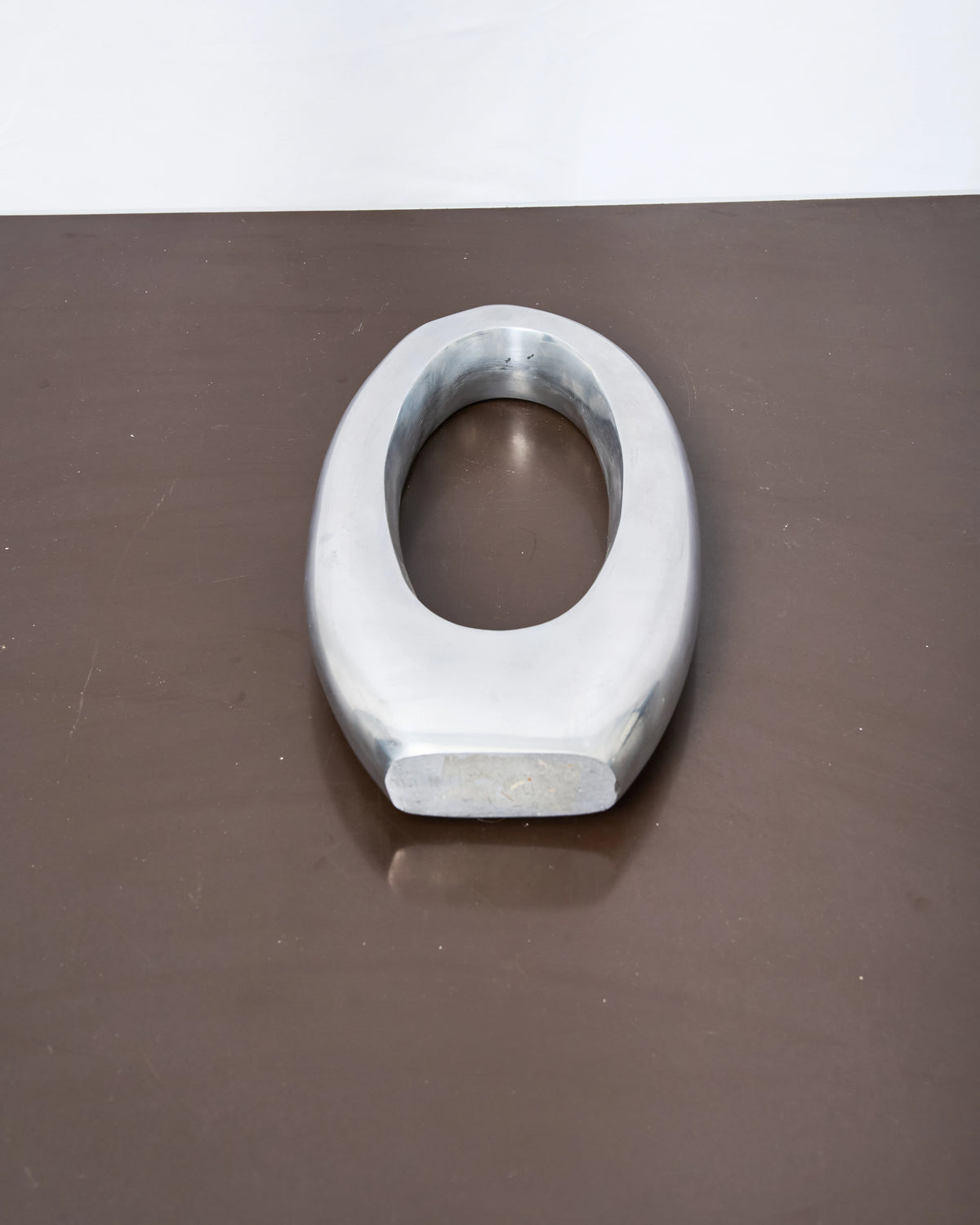 Vase oval ajouré en fonte d'aluminium, 1970s