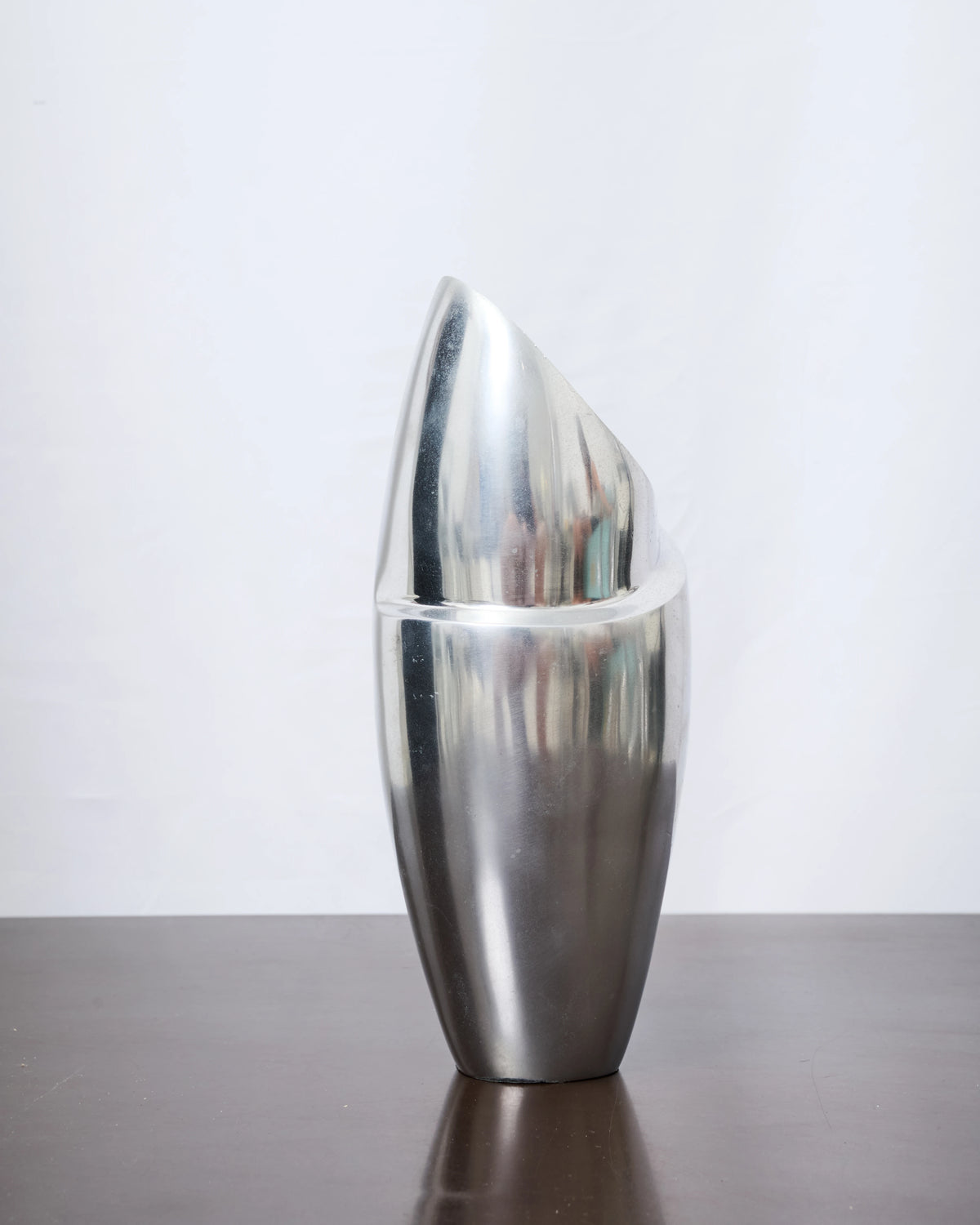 Vase "Cylindre tourbillon" en fonte d'aluminium, 1970s