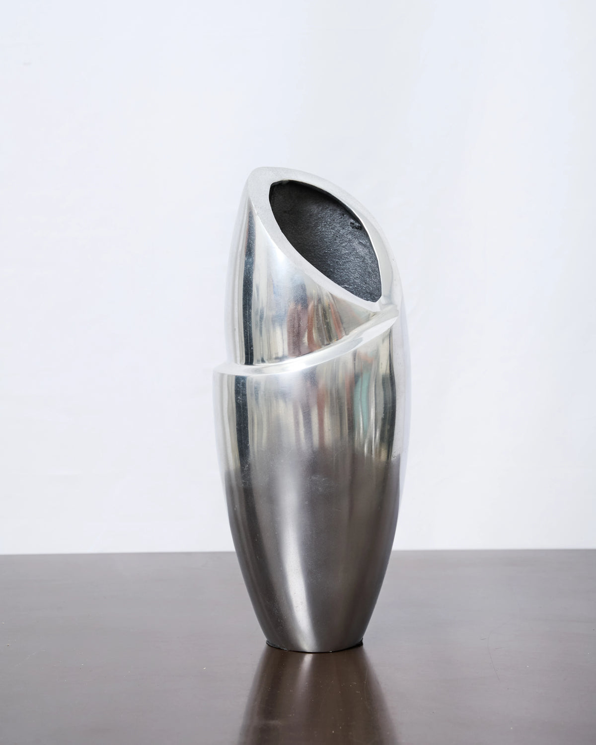 Vase "Cylindre tourbillon" en fonte d'aluminium, 1970s