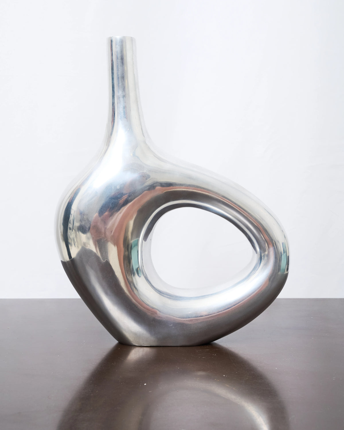 Vase "Galet" XL forme libre en fonte aluminium, 1970s
