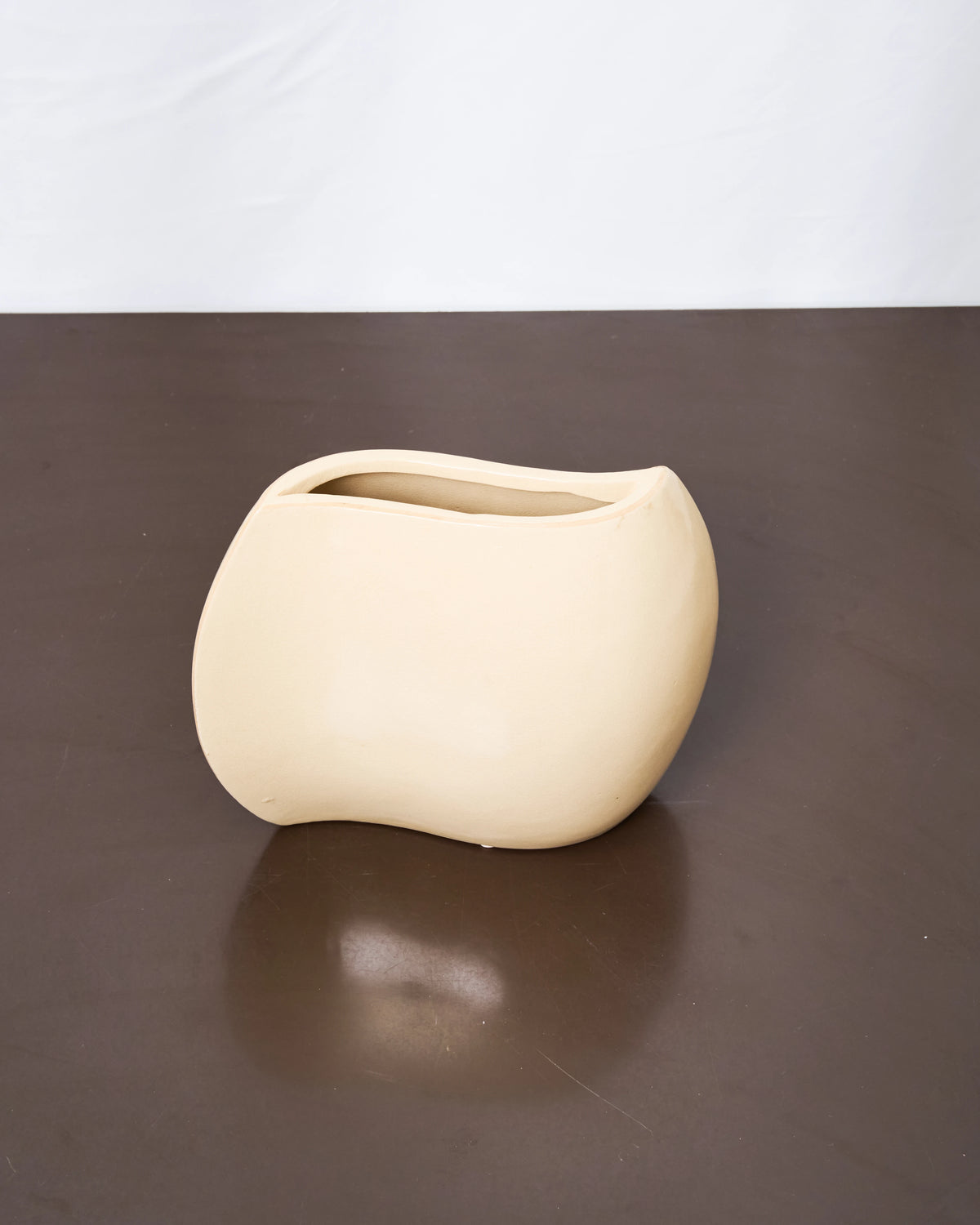Vase « Vague » en céramique sable, 1970s